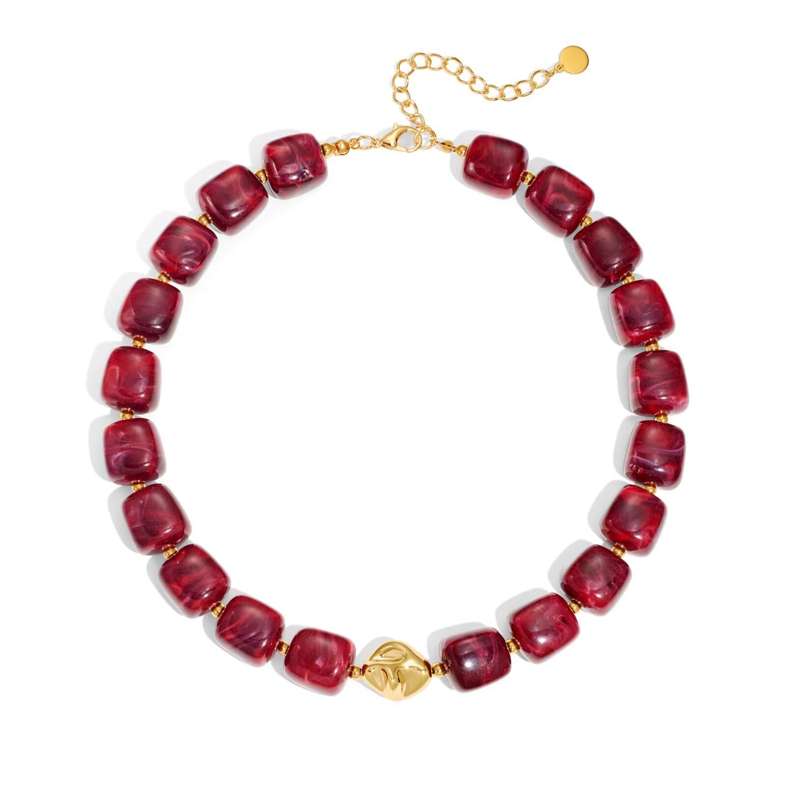 Resin beaded necklace is fashionable and versatile.