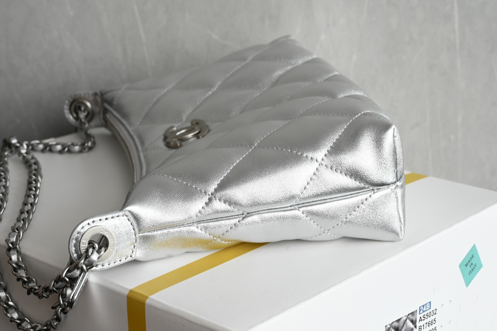 25C Hobo Bag in Silver Metallic Quilted Lambskin with Silver-Tone Hardware (Model AP4386) - Mocuir