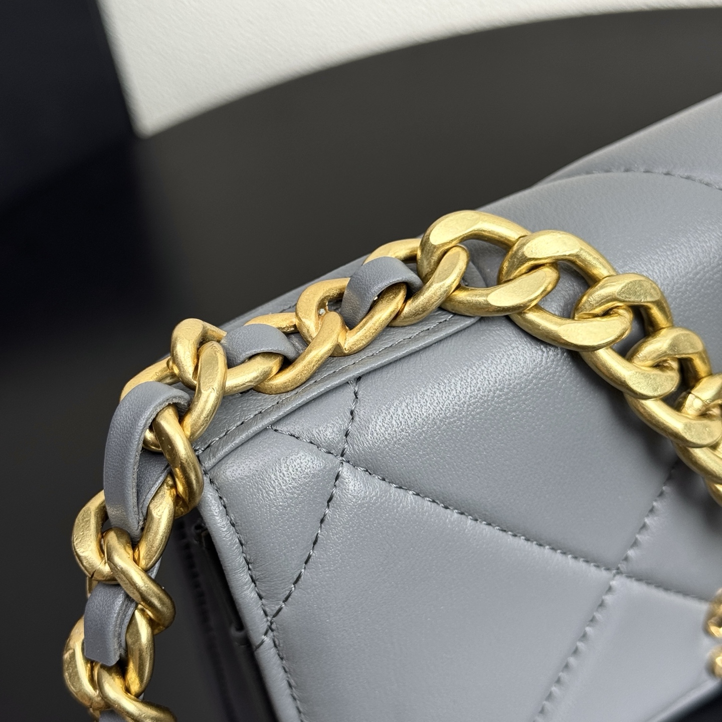 19 WOC Quilted Lambskin Shoulder Bag in Grey (Tri-Tone Hardware) - Mocuir