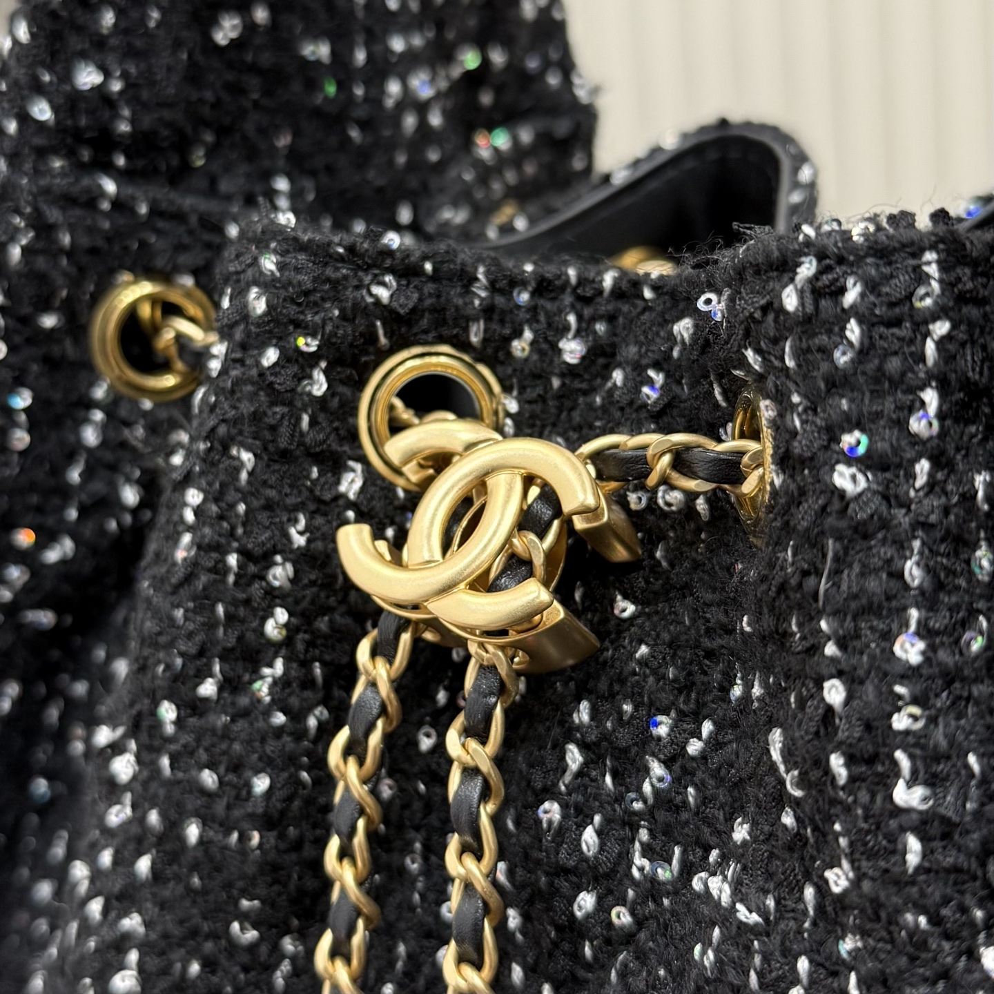 25 Small Hobo Bag (AS5293) in Black Tweed with Gold-Tone Hardware, 25S Spring-Summer Collection - Mocuir