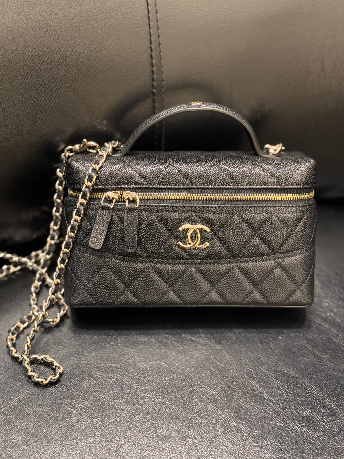 26C Black Caviar Quilted Long Vanity Case (LP Style) with Gold Hardware - Mocuir