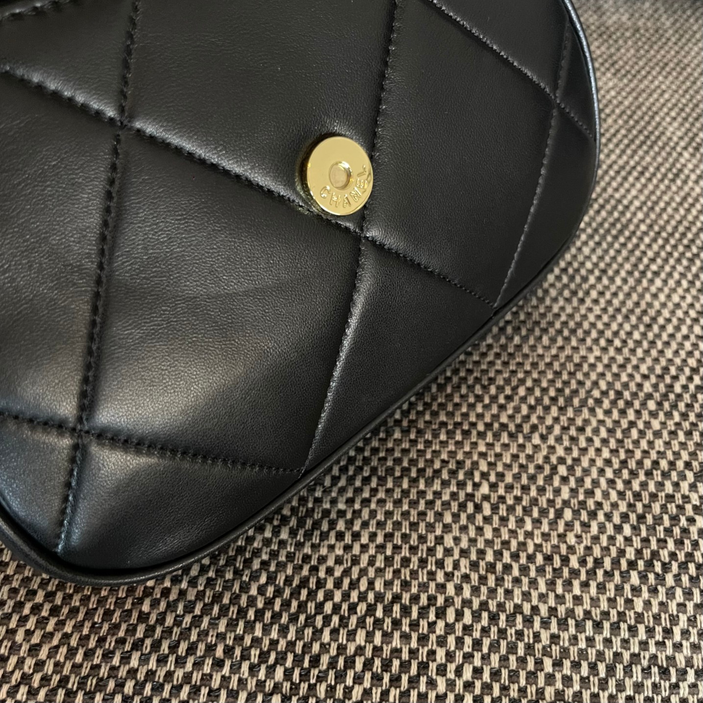 Black Quilted Lambskin Crescent-shaped Flap Handbag with Gold-Tone Hardware - Mocuir