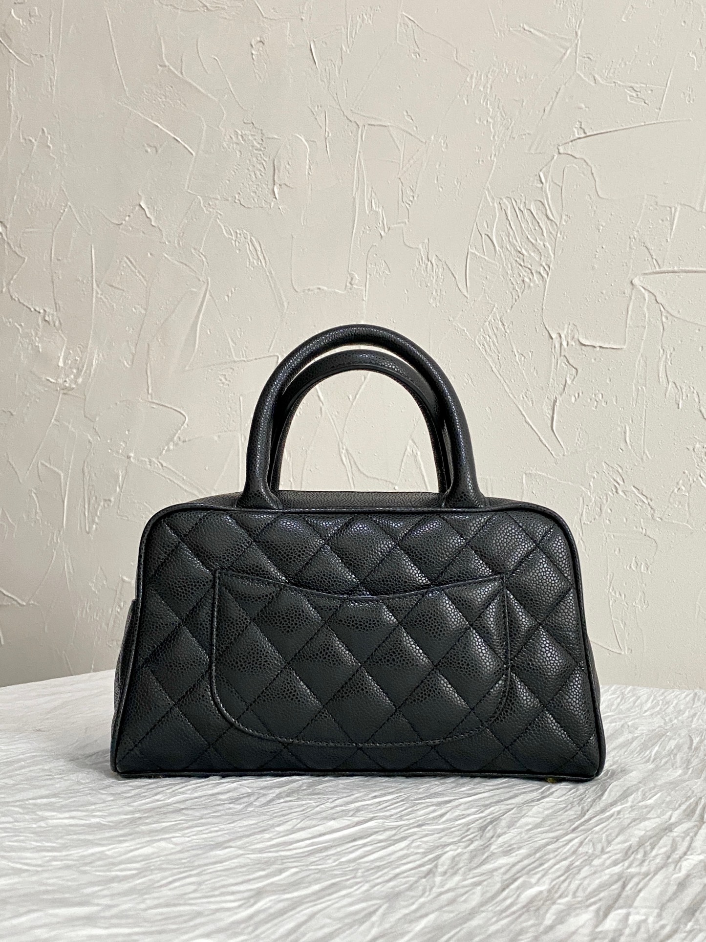 Vintage 2003-2004 CC Quilted Caviar Bowling Bag in Black with Gold Hardware - Mocuir