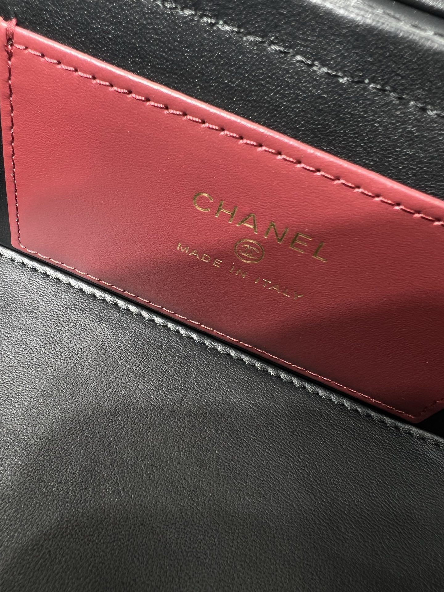 26P Preppy Coco Black Quilted Caviar Leather Long Vanity Handbag with Gold-Tone Hardware - Mocuir