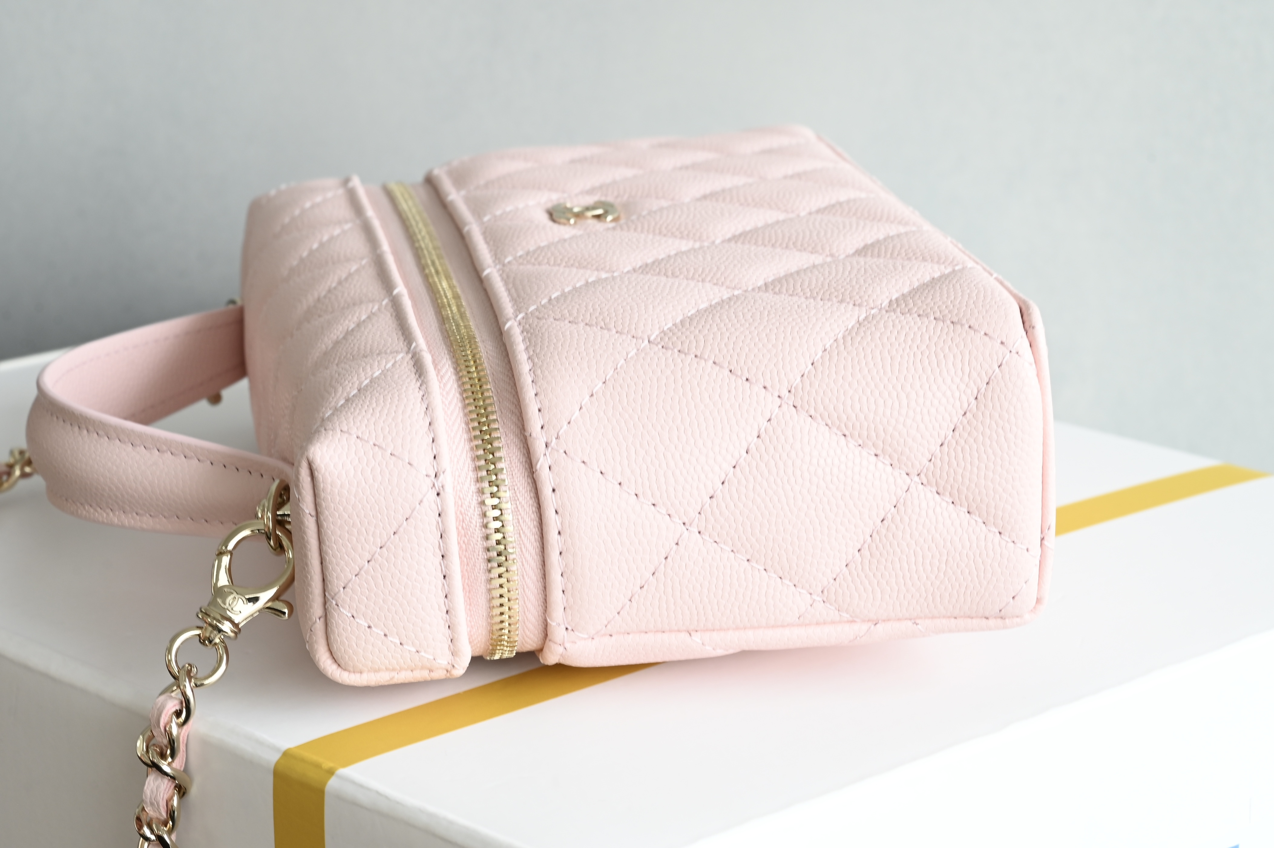 Small Vanity Case (LP Lunch Box Bag) in Sakura Pink Quilted Caviar Calfskin with Light Gold-Tone Hardware (25S Collection) - Mocuir