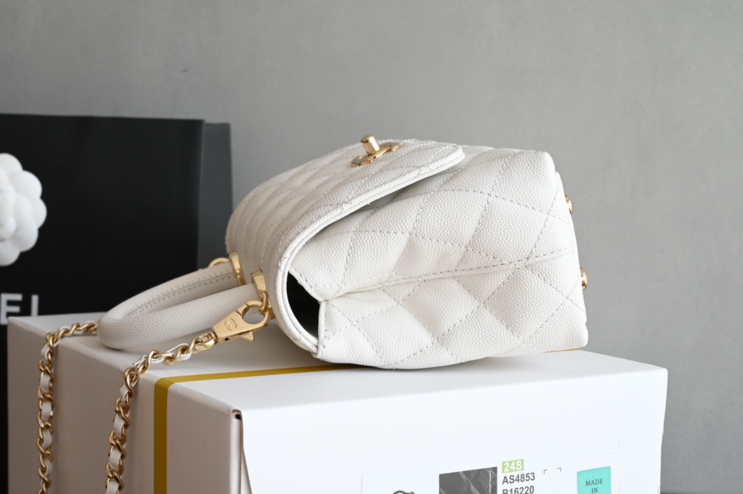 MiniNano Coco Handle Bag in White Quilted Grained Calfskin (Caviar) with Light Gold-Tone Hardware - Mocuir