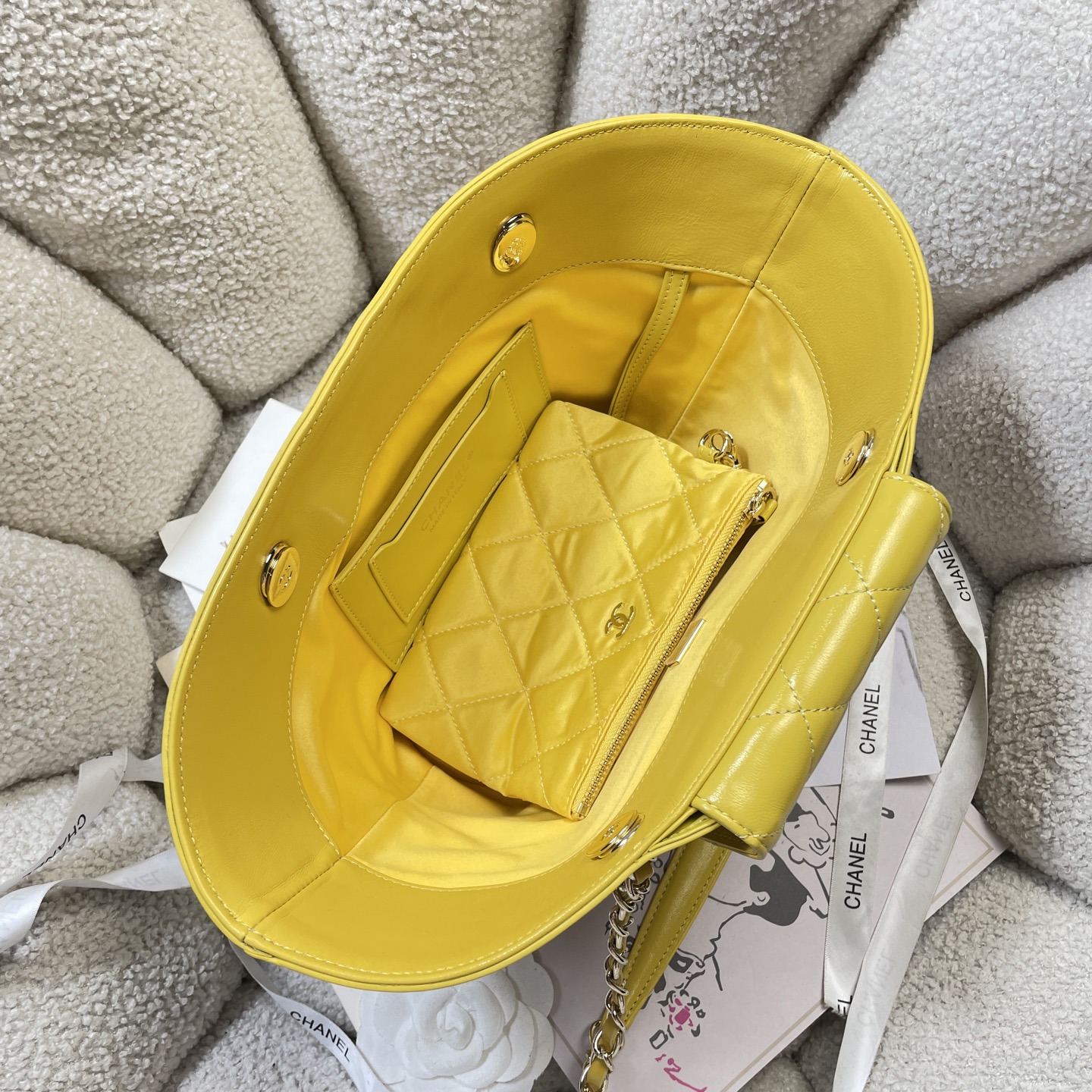 Straw and Lambskin Small Tote Bag with Pouch in Bright Yellow with Light Gold Hardware - Mocuir