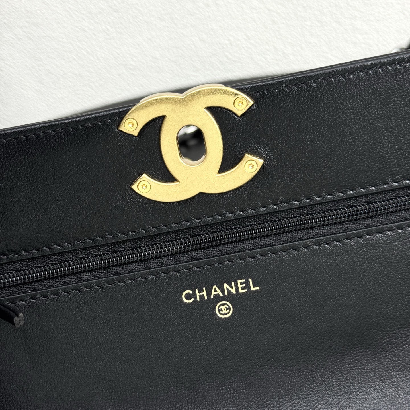 19 WOC Quilted Lambskin Shoulder Bag in Black (Tri-Tone Hardware) - Mocuir