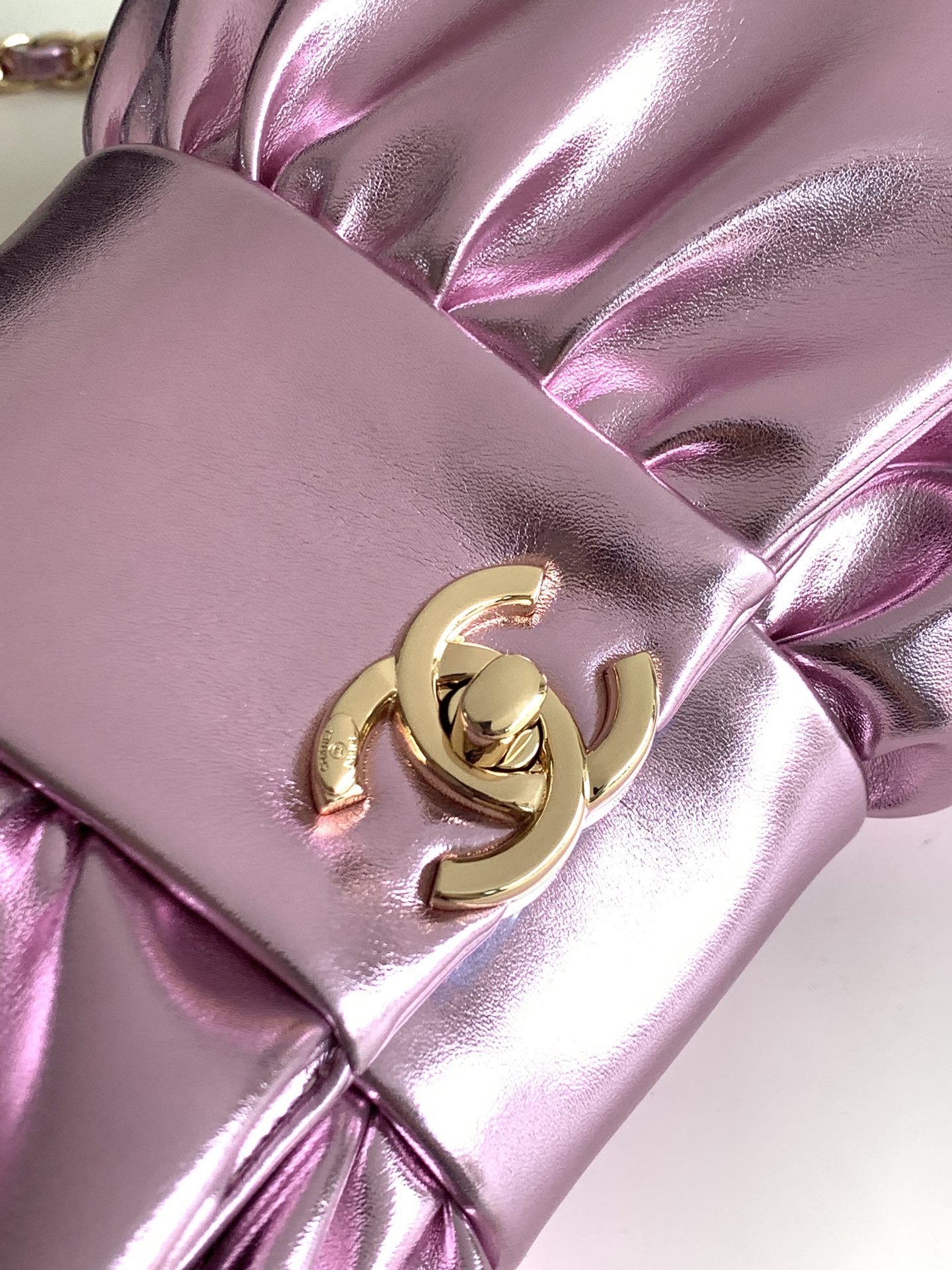 24B Bow Bag Evening Clutch with Chain in Metallic Pink Shiny Lambskin with Light Gold-Tone Hardware - Mocuir