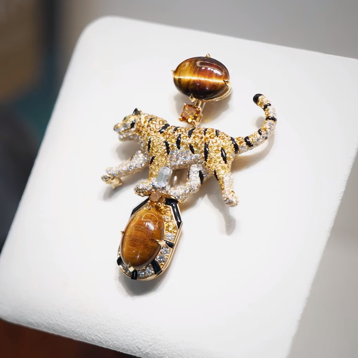 Tiger Eye High Jewelry Brooch