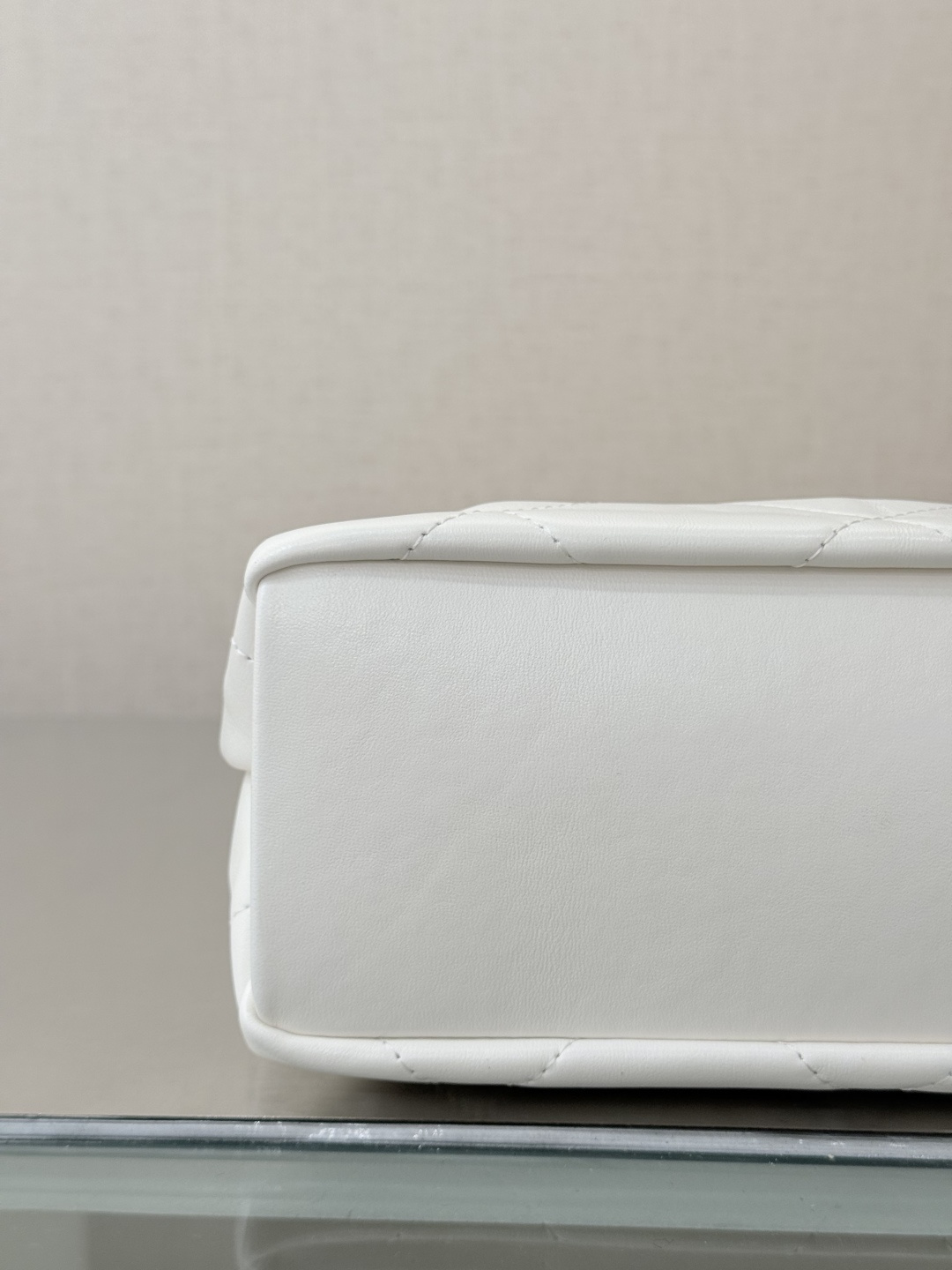 26P Hobo Shoulder Bag in White Quilted Lambskin with Light Gold-Tone Hardware - Mocuir