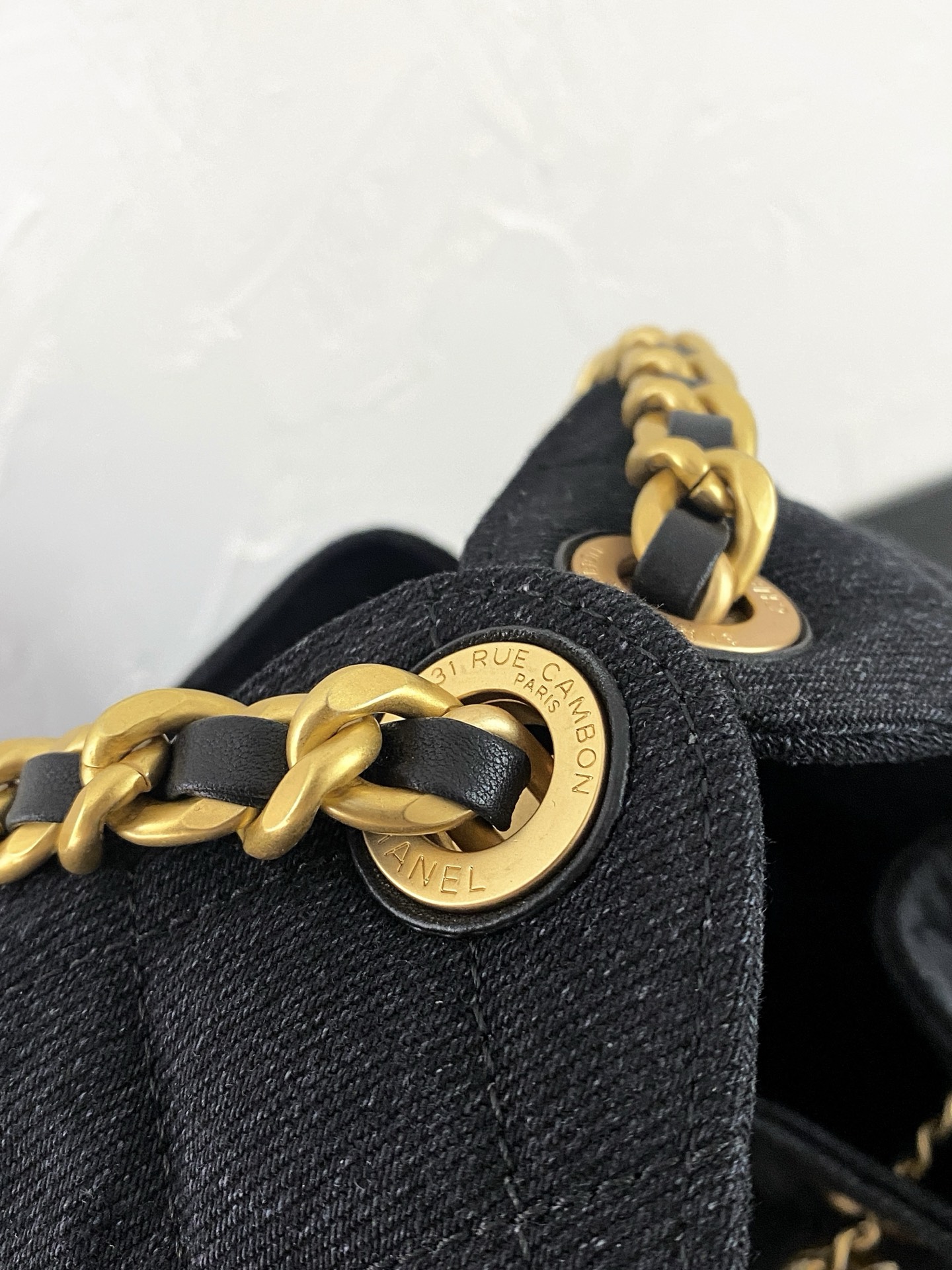 25K Quilted Denim Bucket Bag with Gold-Tone Hardware - Mocuir