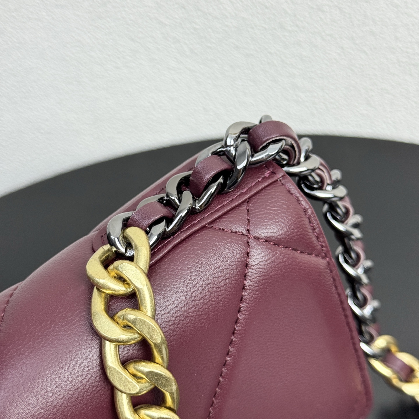 19 WOC Quilted Lambskin Shoulder Bag in Burgundy (Tri-Tone Hardware) - Mocuir
