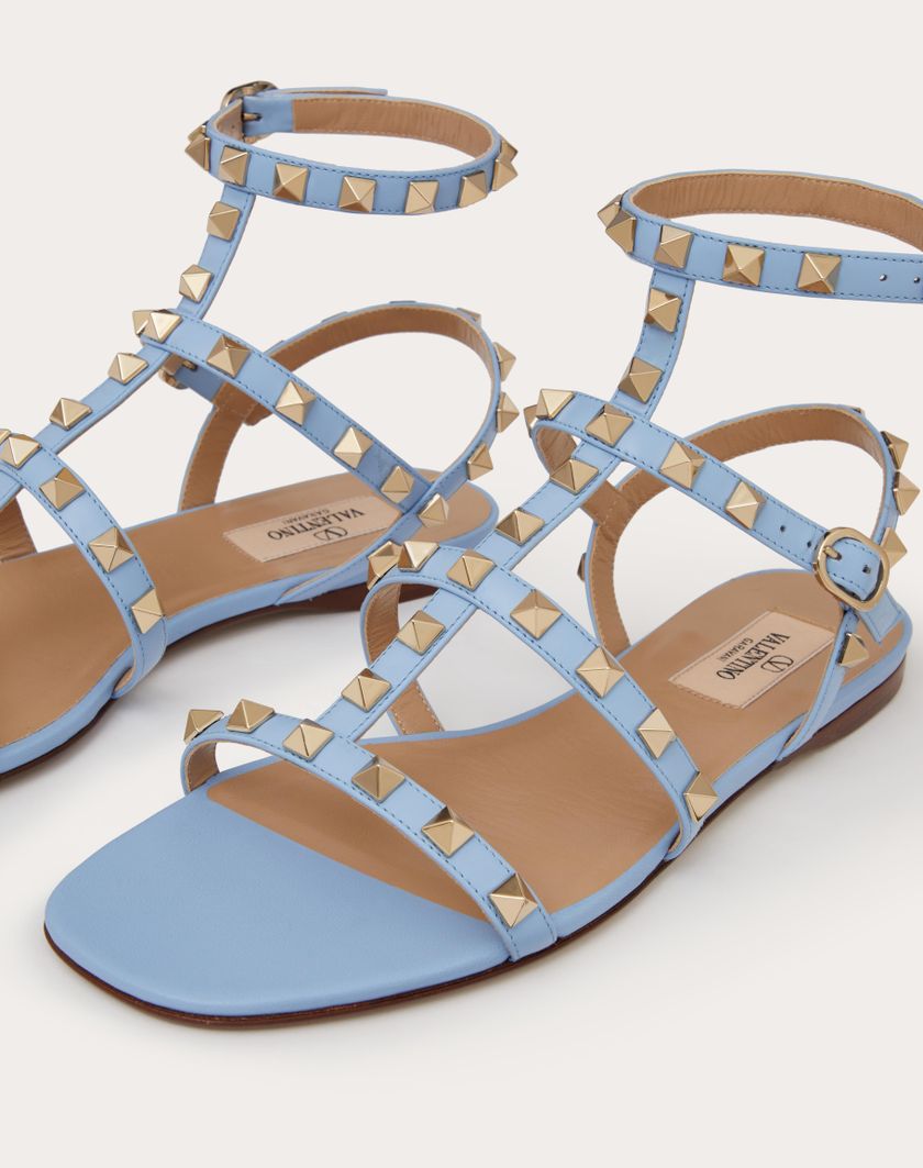 ROCKSTUD FLAT CALFSKIN SANDAL WITH STRAPS