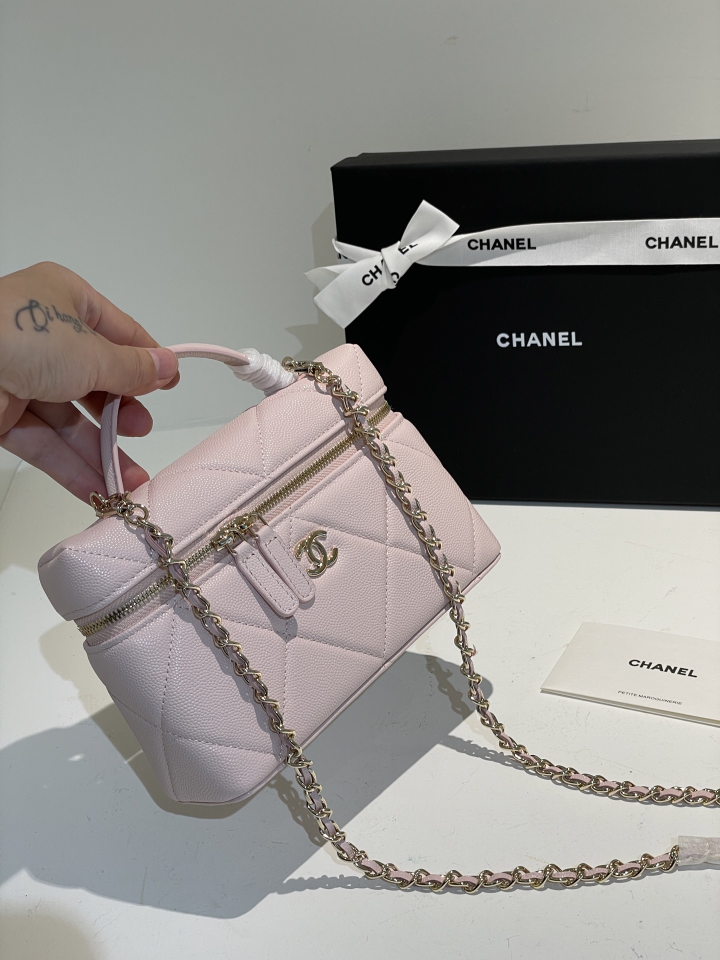 Light Pink Quilted Caviar Calfskin Vanity Case with Top Handle and Gold-Tone Chain Strap - Mocuir