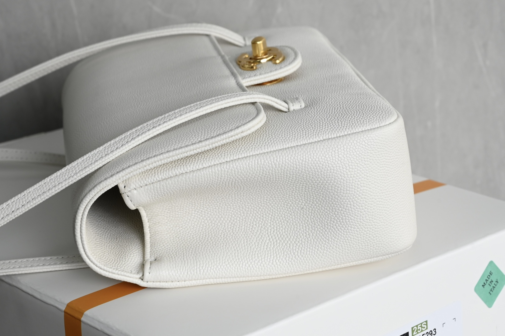 26P Preppy Coco Large Flap Bag in White Grained Shiny Calfskin with Gold-Tone Hardware - Mocuir