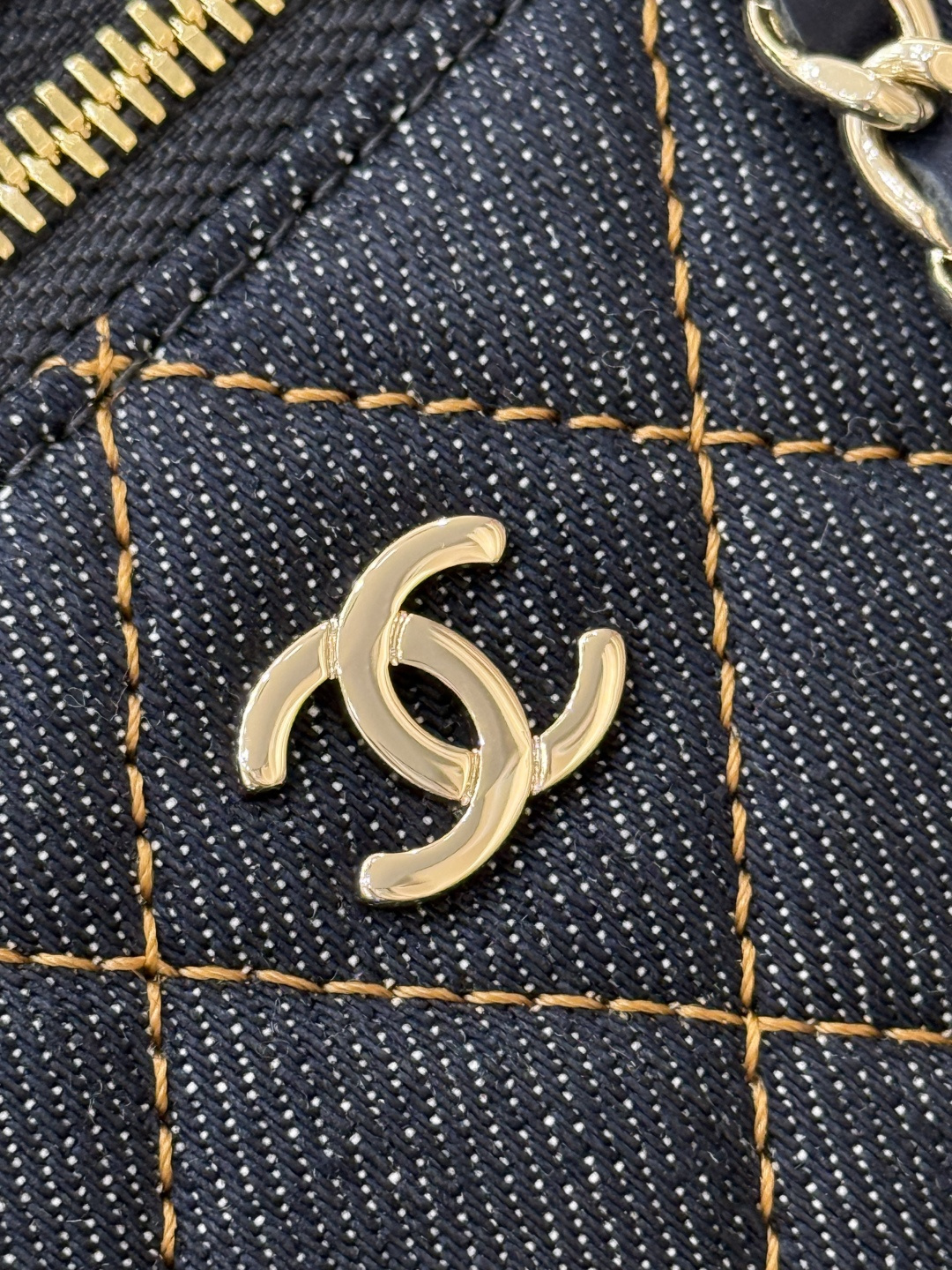 Small Vanity Case in Denim - Mocuir