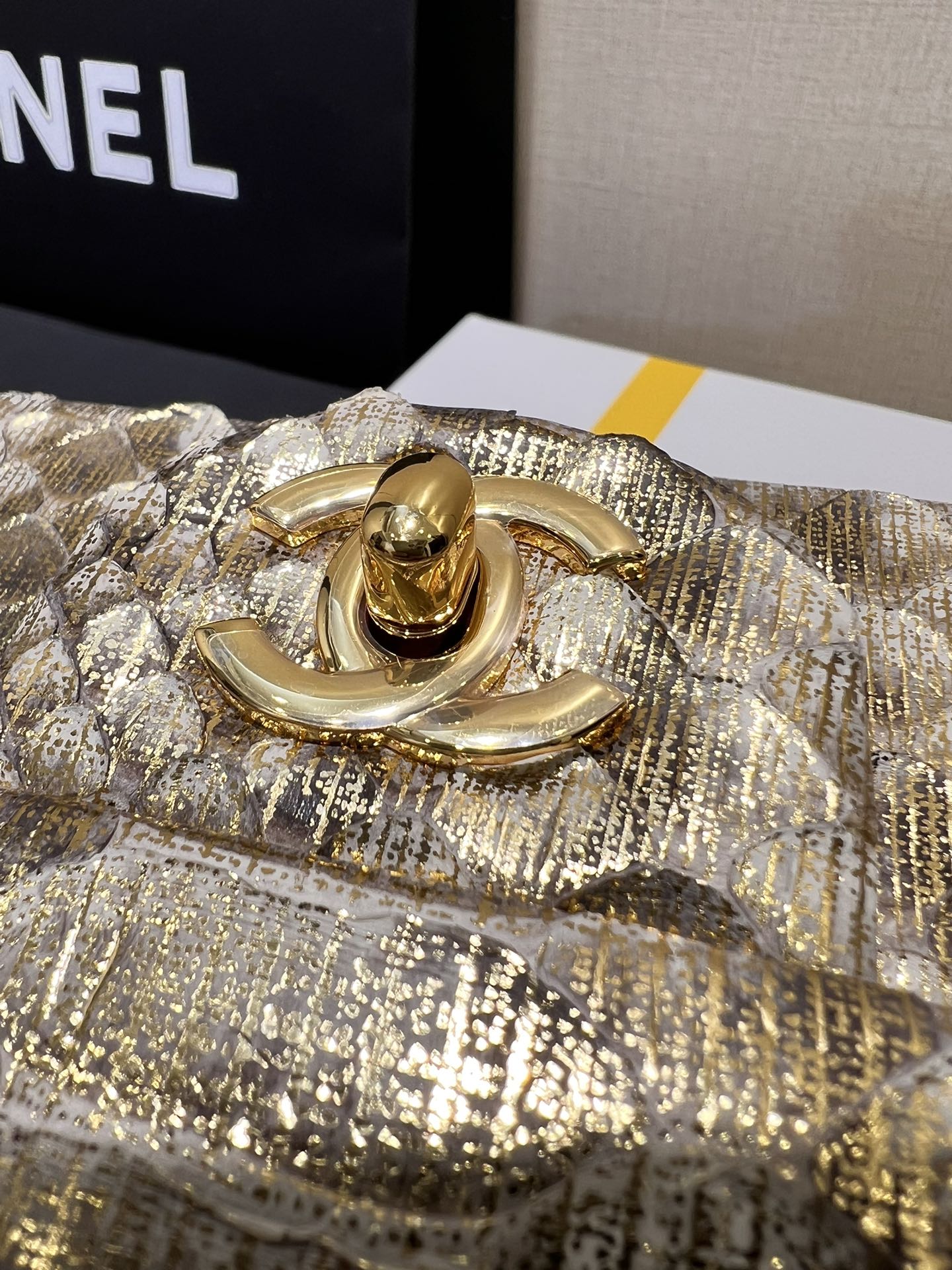 Classic Flap in Metallic Python - Mocuir