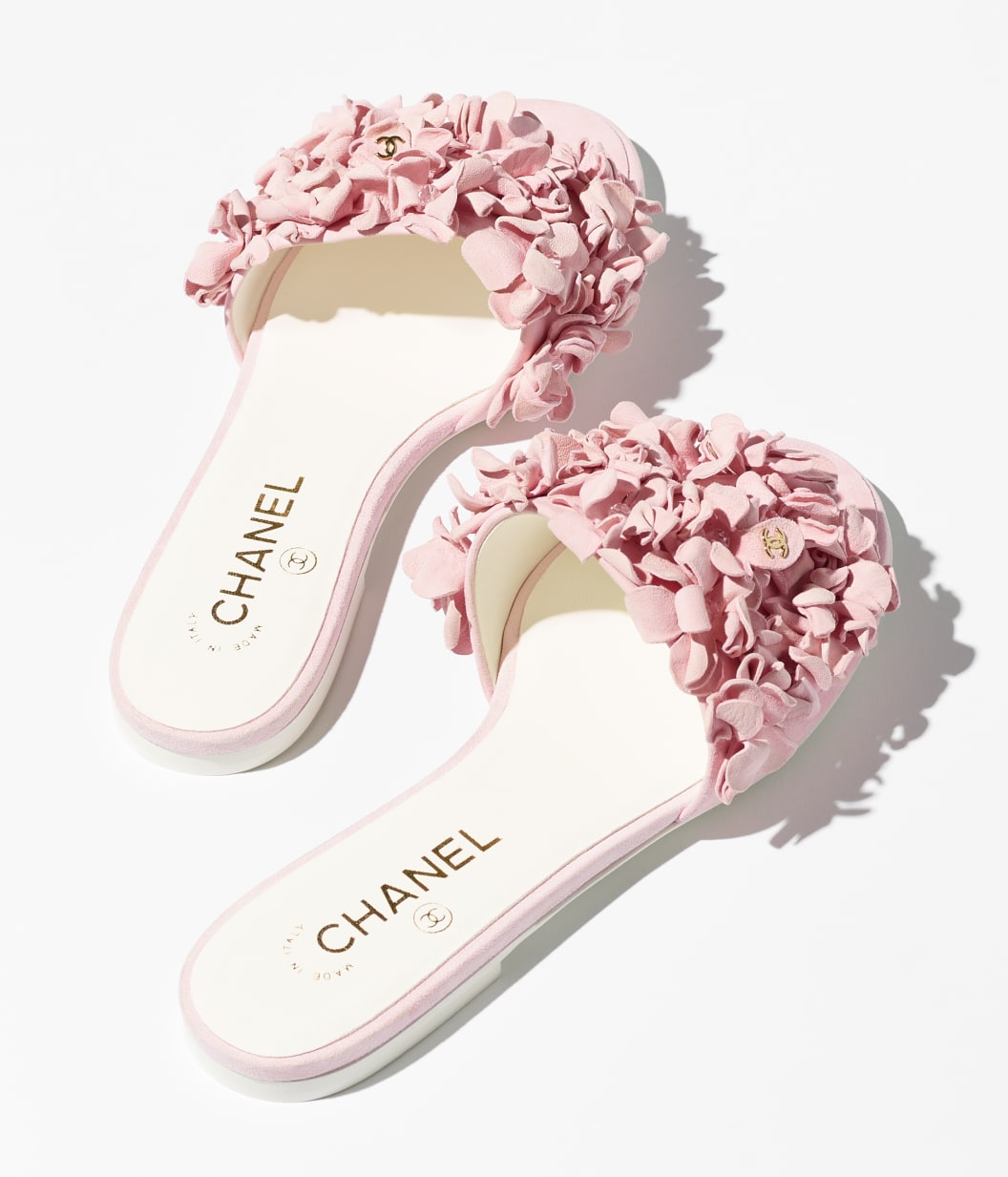 Spring-Summer 2025 Pre-collection Mules