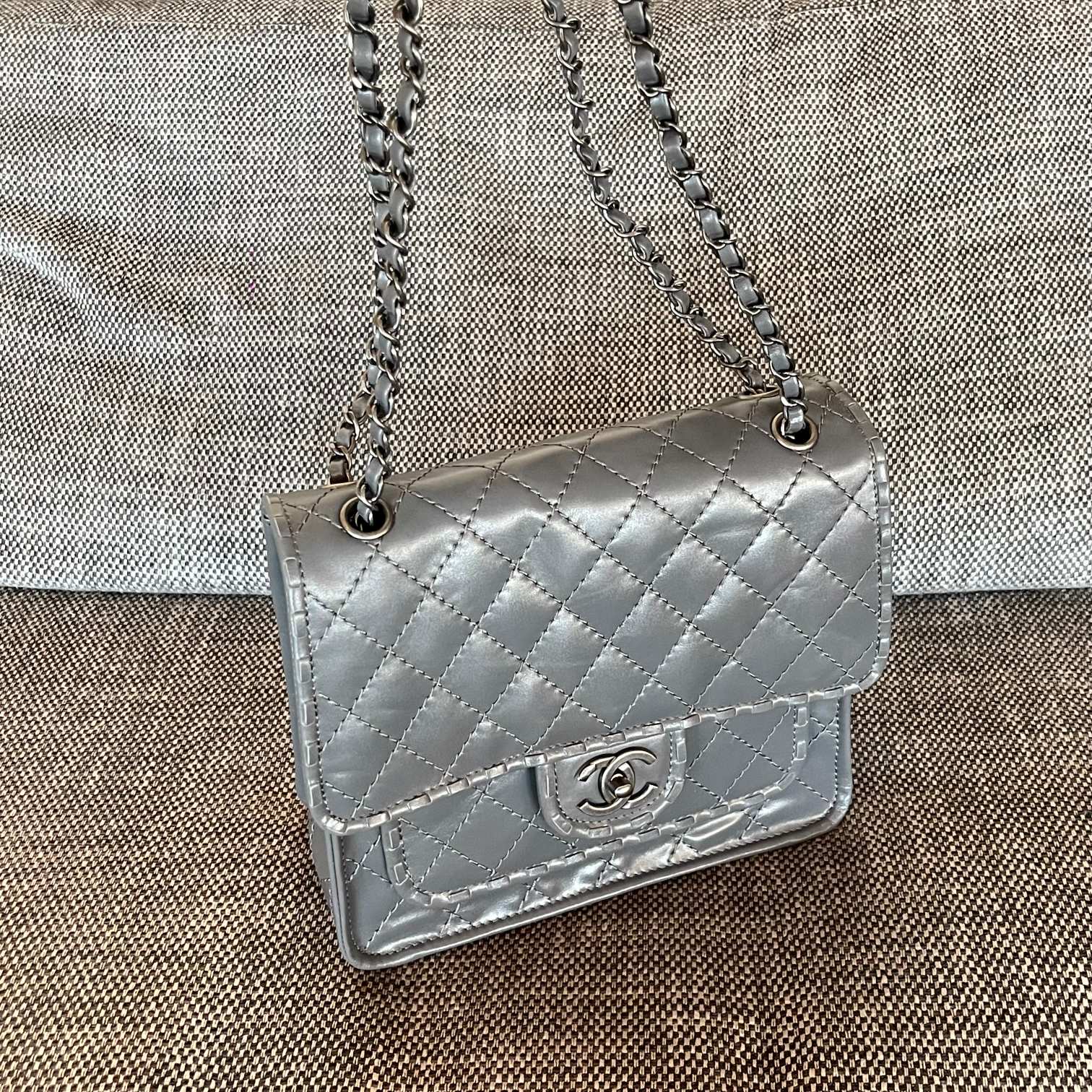 Vintage Silver Metallic Quilted Oil-Waxed Calfskin Flap Handbag with Aged Silver-Tone Hardware - Mocuir