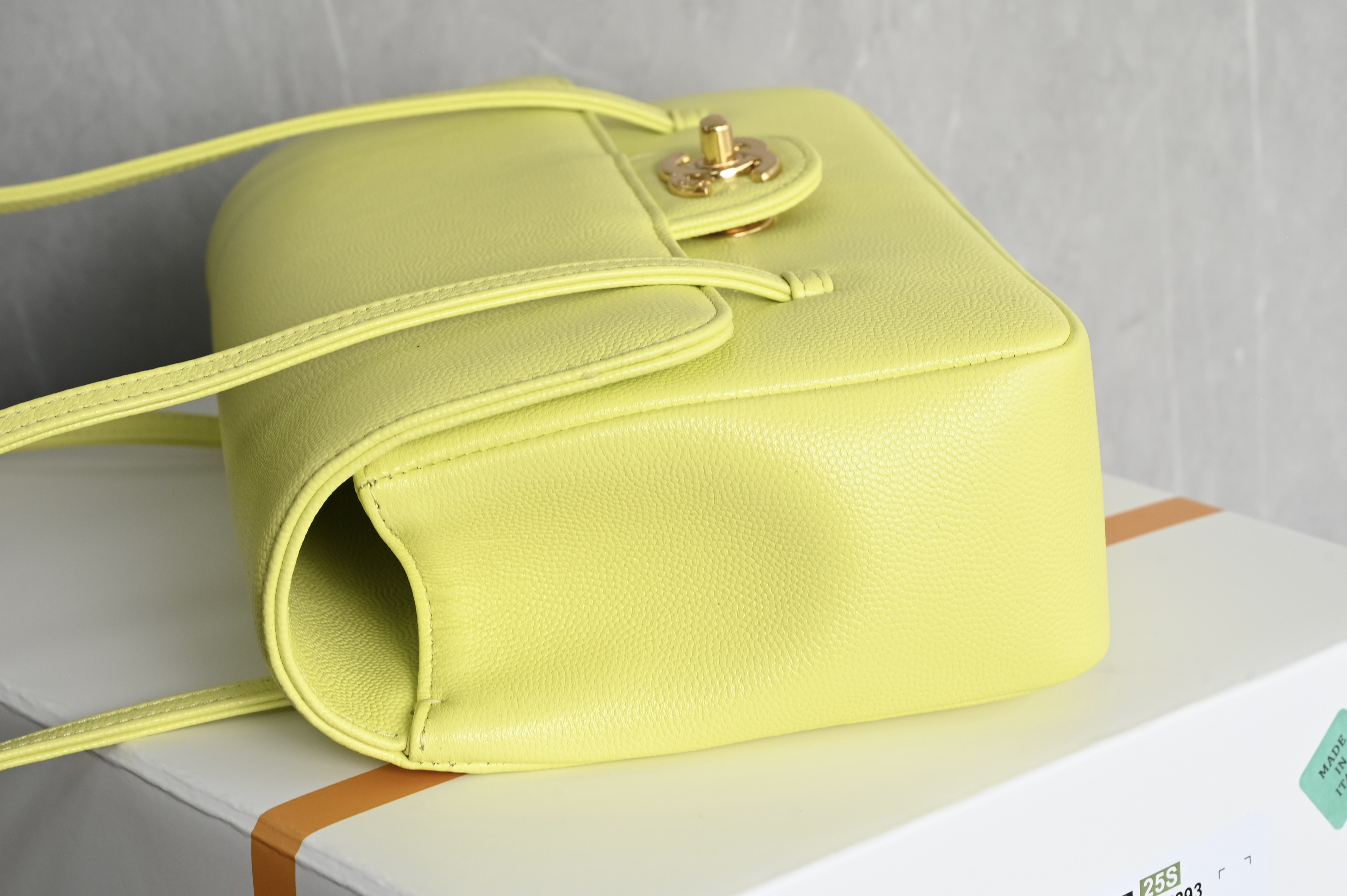 26P Preppy Coco Large Flap Bag in Lemon Yellow Grained Shiny Calfskin with Gold-Tone Hardware - Mocuir