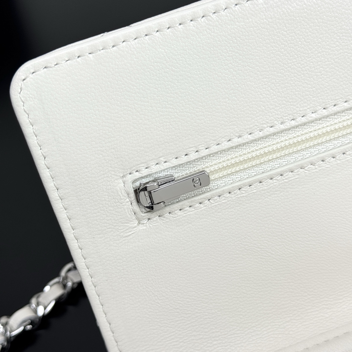 Classic Wallet on Chain（White） - Mocuir