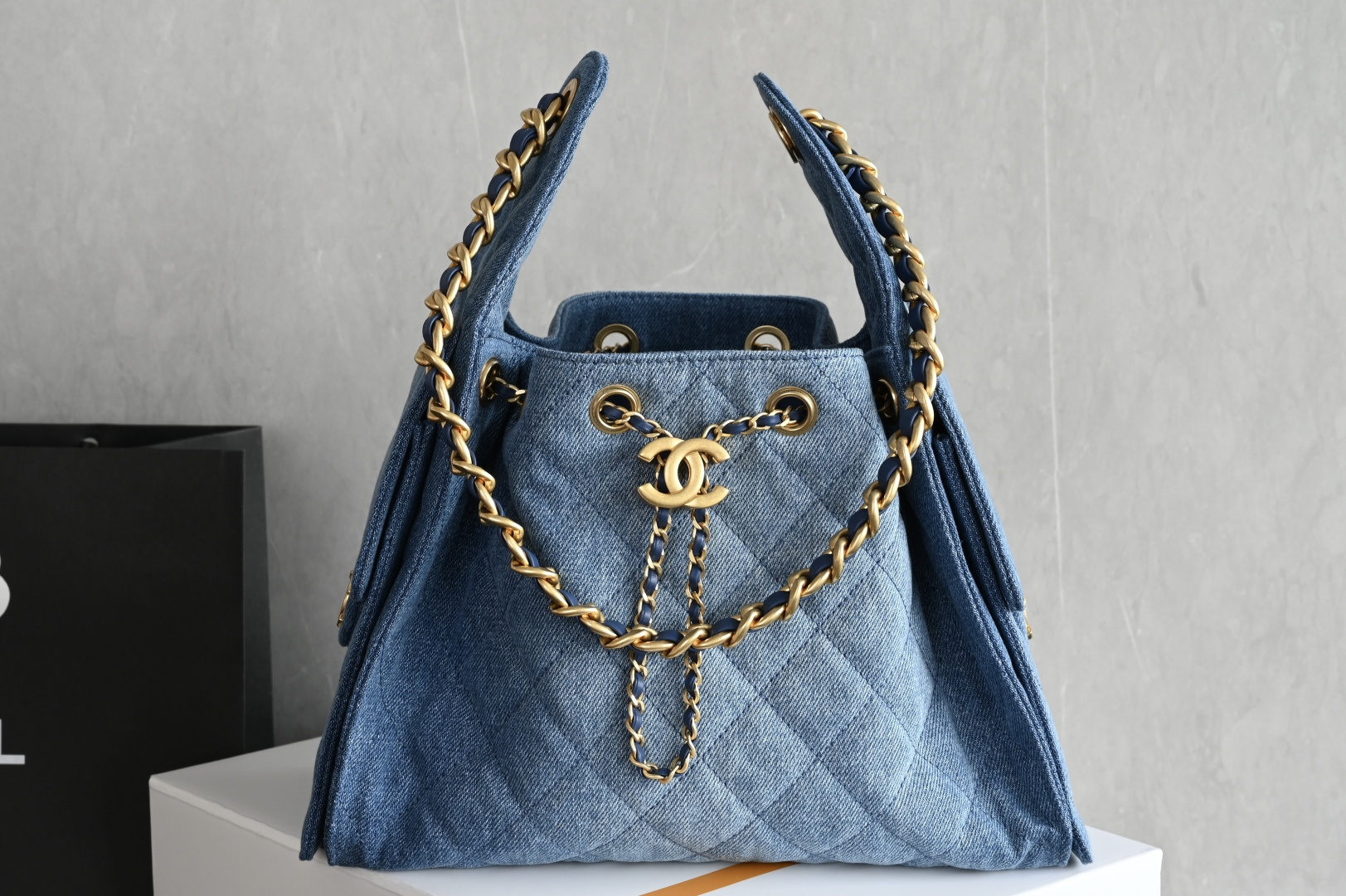25 Small Handbag (AS5293) in Blue Washed Denim with Gold-Tone Metal Hardware - Mocuir