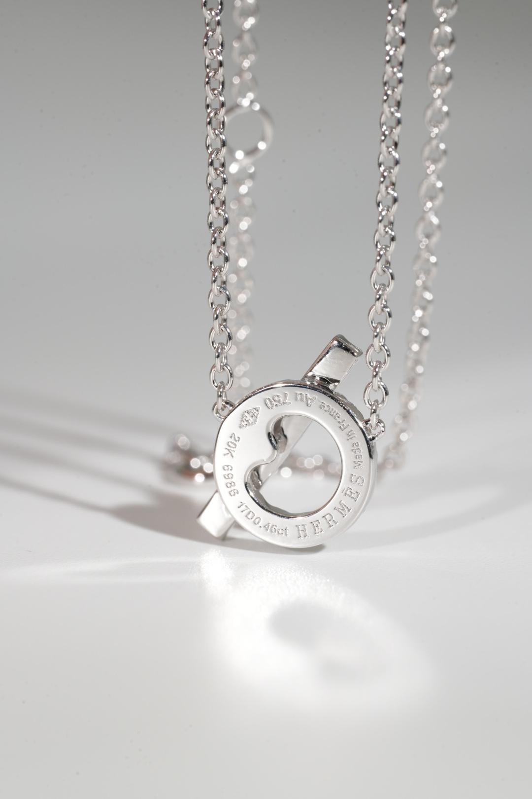 Mini Q Pavé Diamond Necklace
