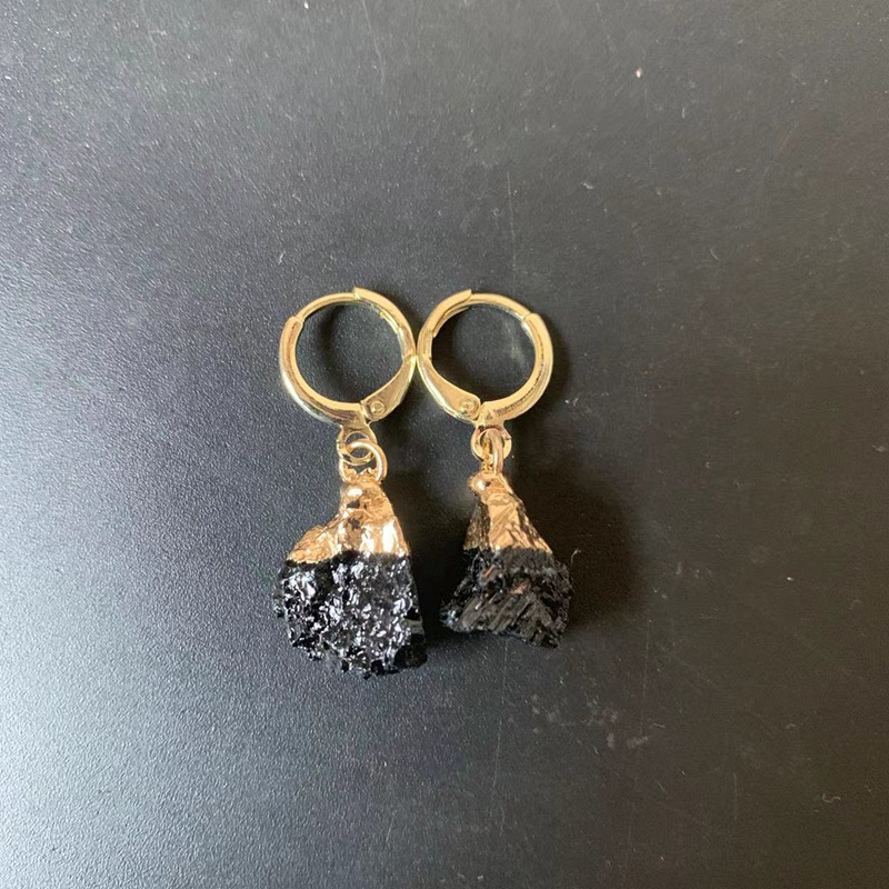 Crystal pendant earring