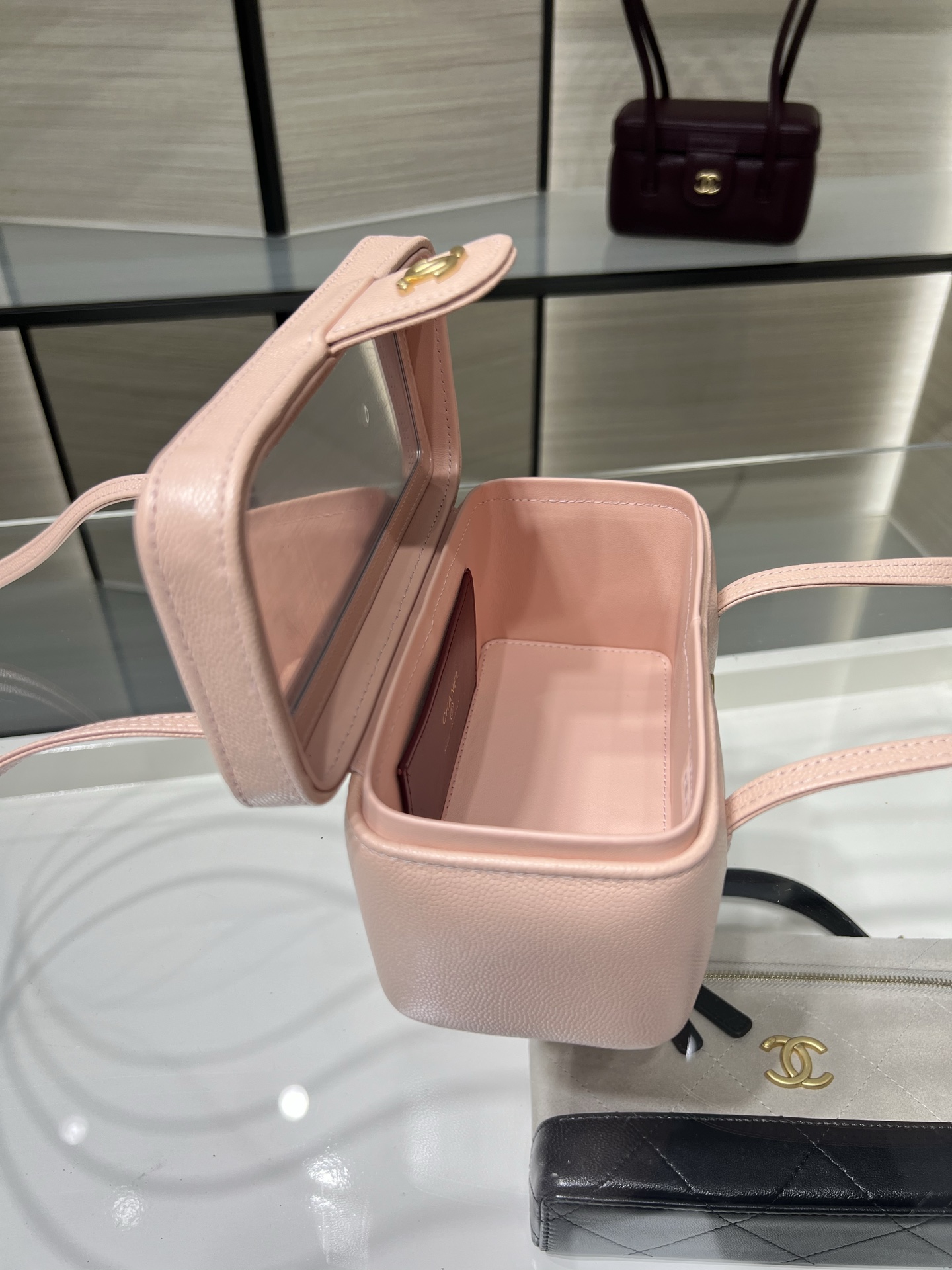 26P Preppy Coco Pink Quilted Caviar Leather Long Vanity Handbag with Gold-Tone Hardware - Mocuir