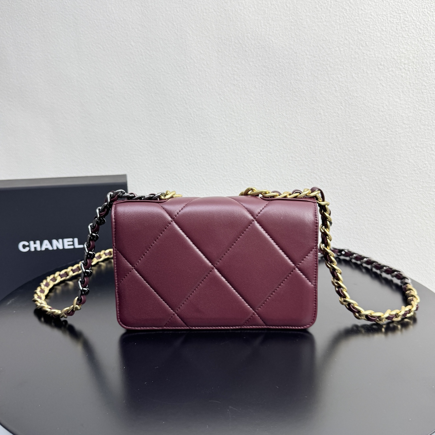 19 WOC Quilted Lambskin Shoulder Bag in Burgundy (Tri-Tone Hardware) - Mocuir