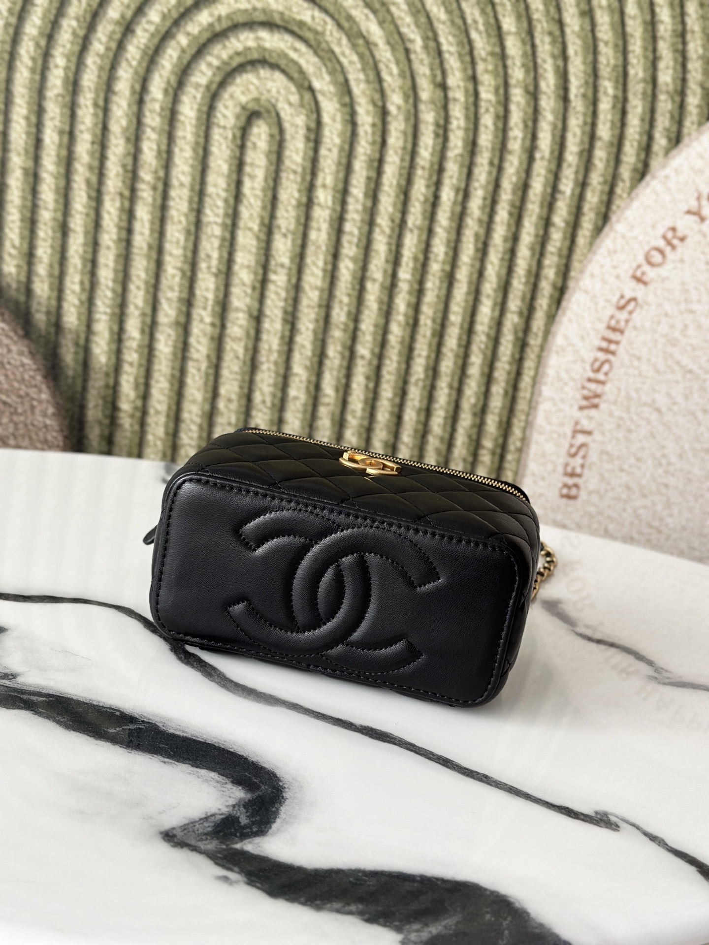 Mini Vanity Case with CC Charms - Mocuir