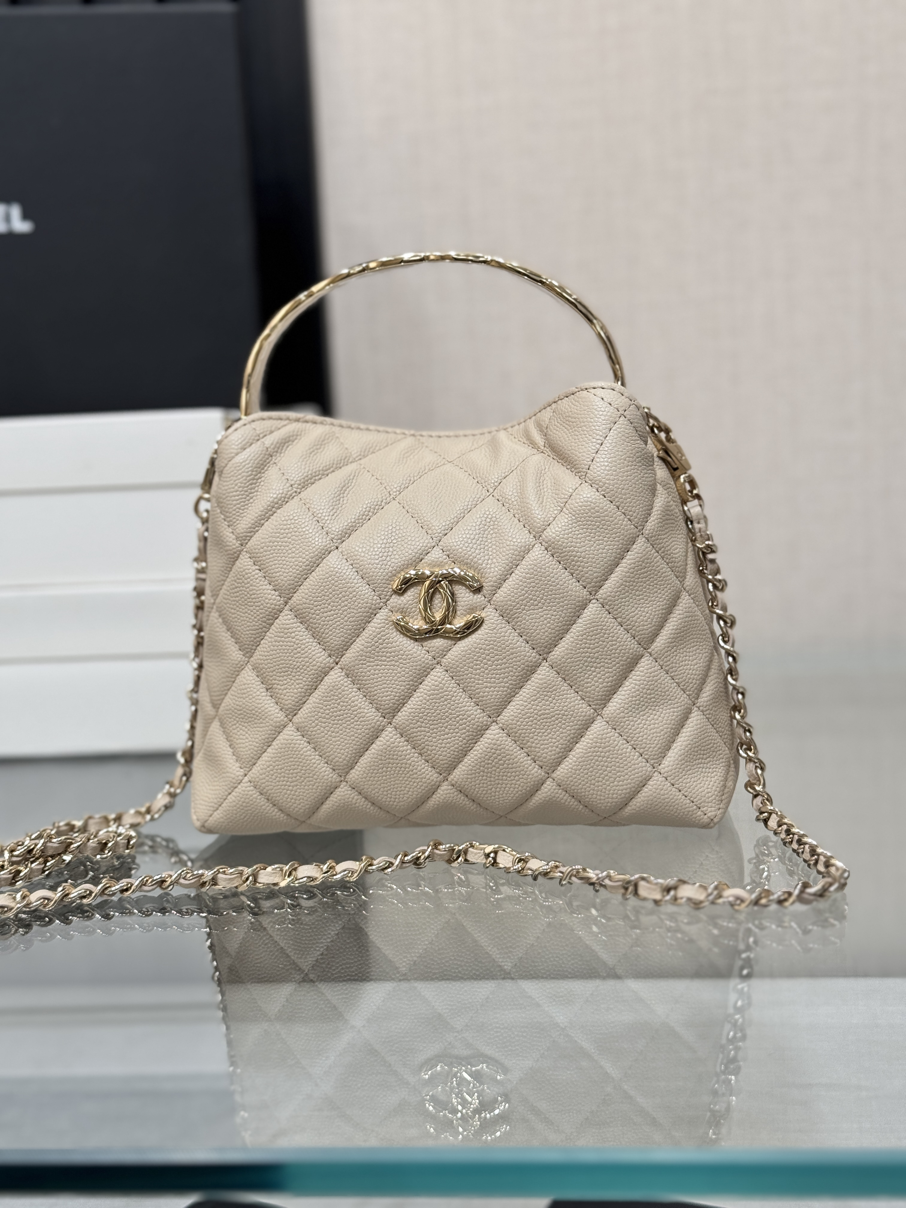 Metal Handle Bucket Bag（Light beige） - Mocuir