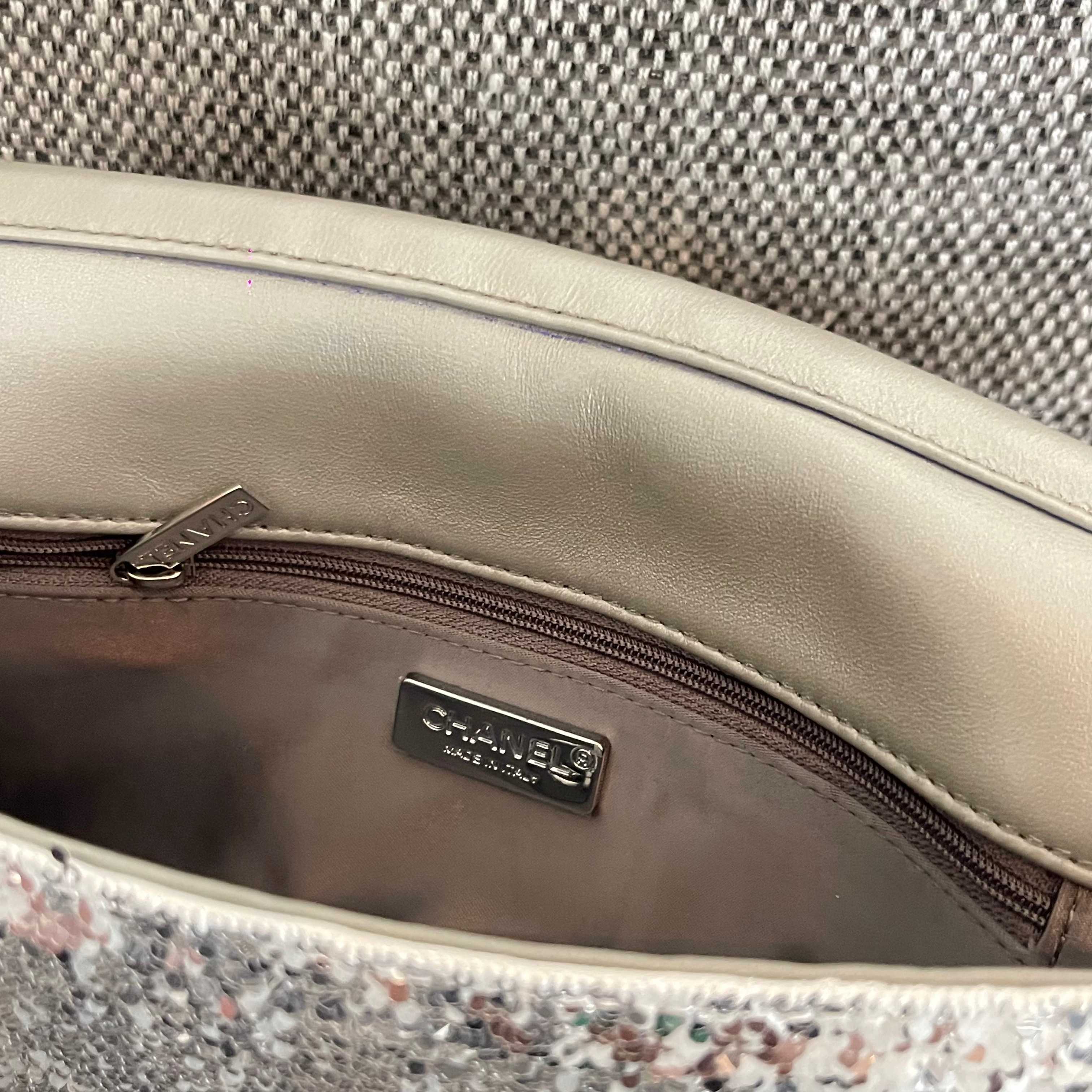 Classic Wallet on Chain Sequin - Mocuir