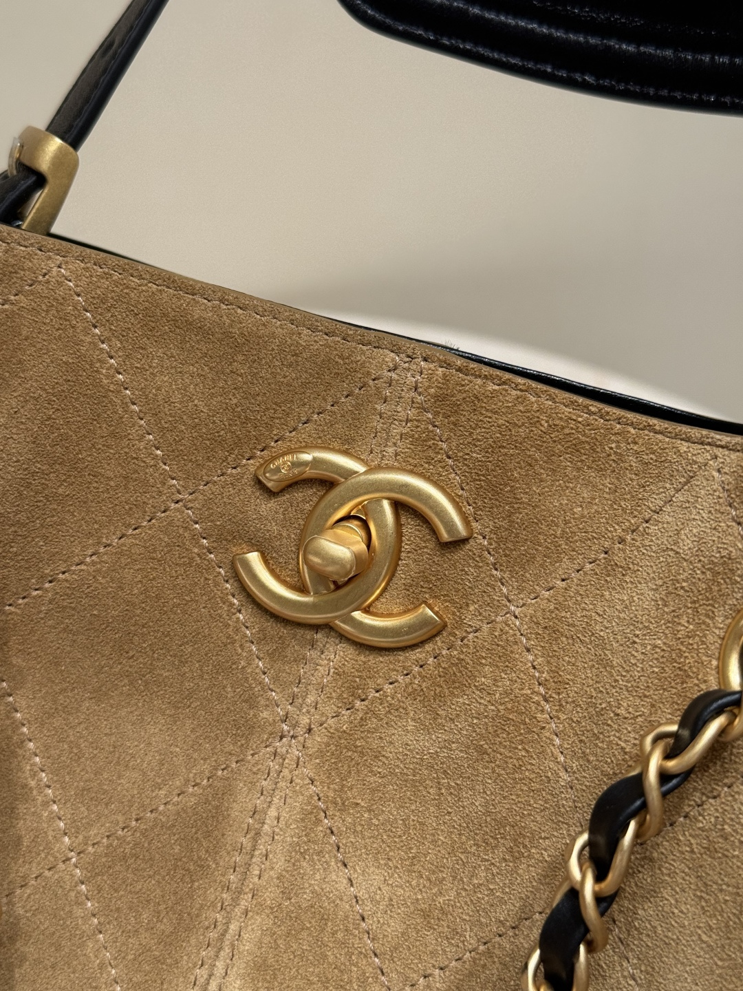 25A Pre-Fall Collection AS5634 Hobo Bucket Bag in Caramel Suede Calfskin & Black Lambskin with Antique Gold-Tone Hardware - Mocuir