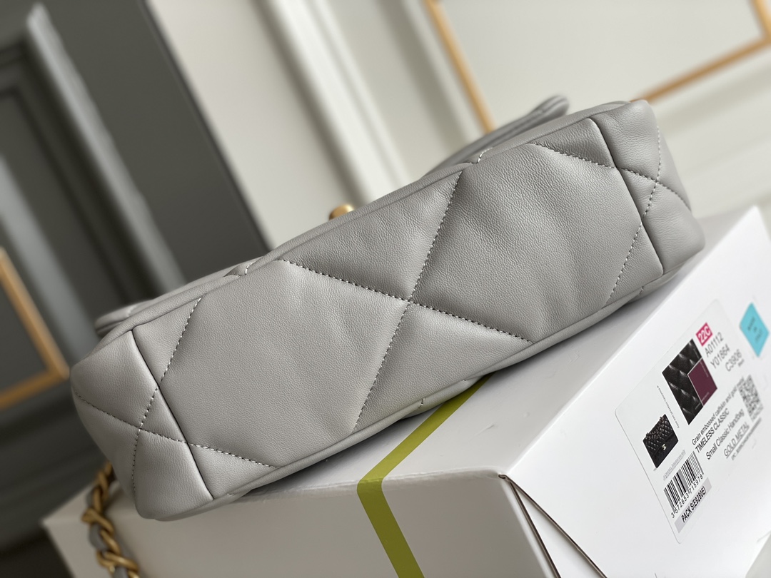 19 Handbag in Grey Quilted Shiny Lambskin with Gold-Tone, Silver-Tone & Ruthenium-Finish Metal (Model AS1160) - Mocuir