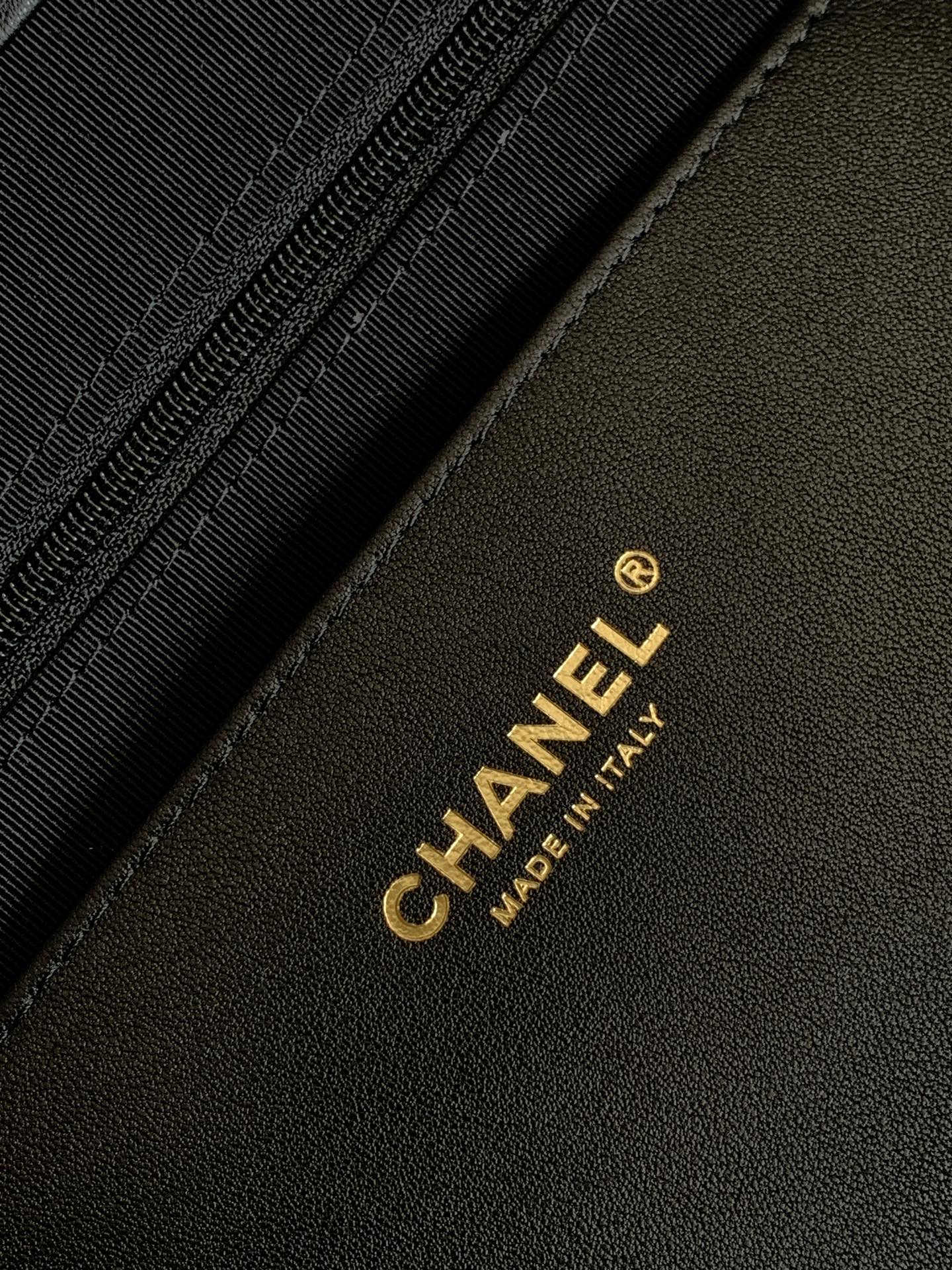 Deauville Large Striped Canvas Tote Bag in Black with Gold-Tone Hardware - Mocuir