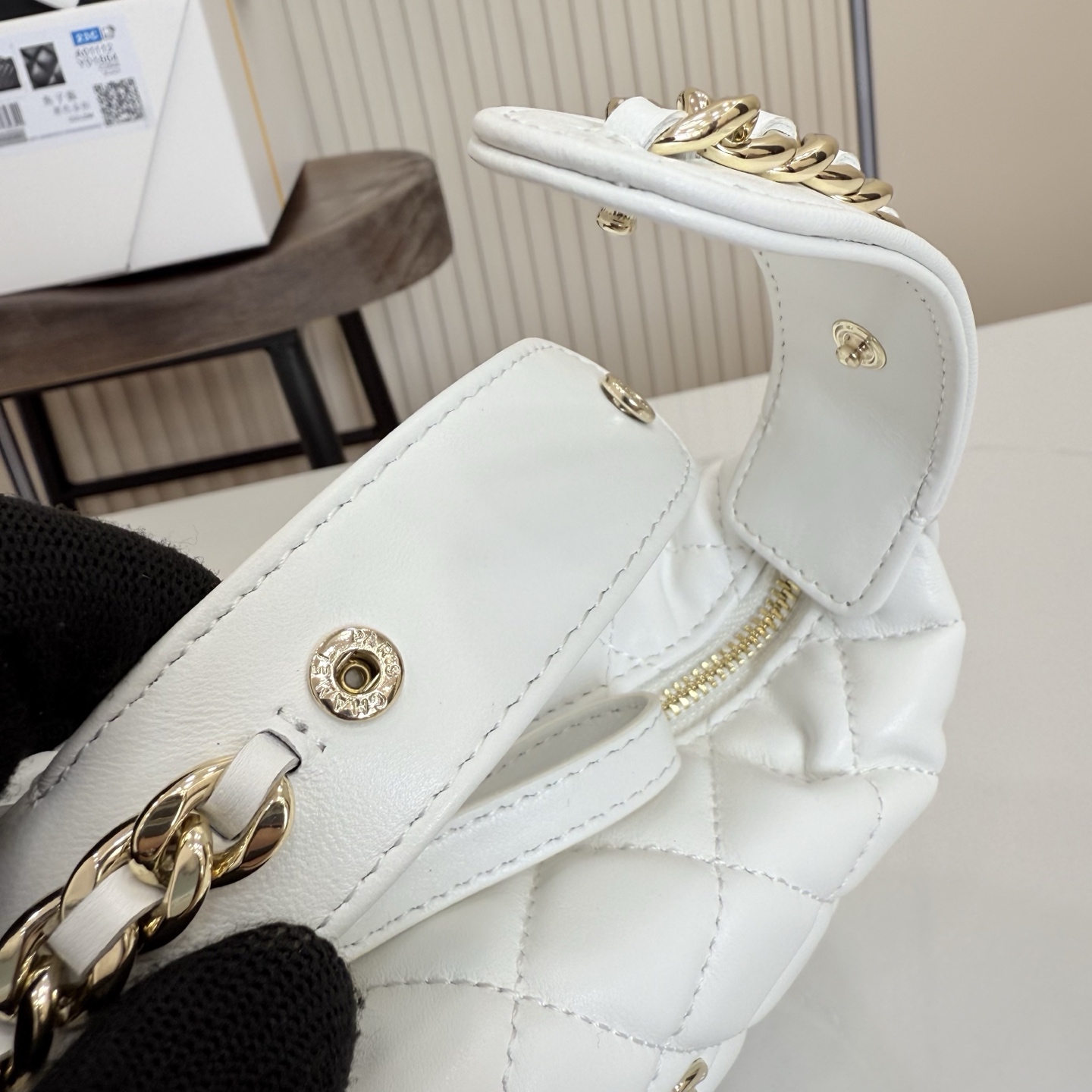 23C Hula Hoop Pouch Quilted Lambskin Bag in White (Gold Hardware) - Mocuir