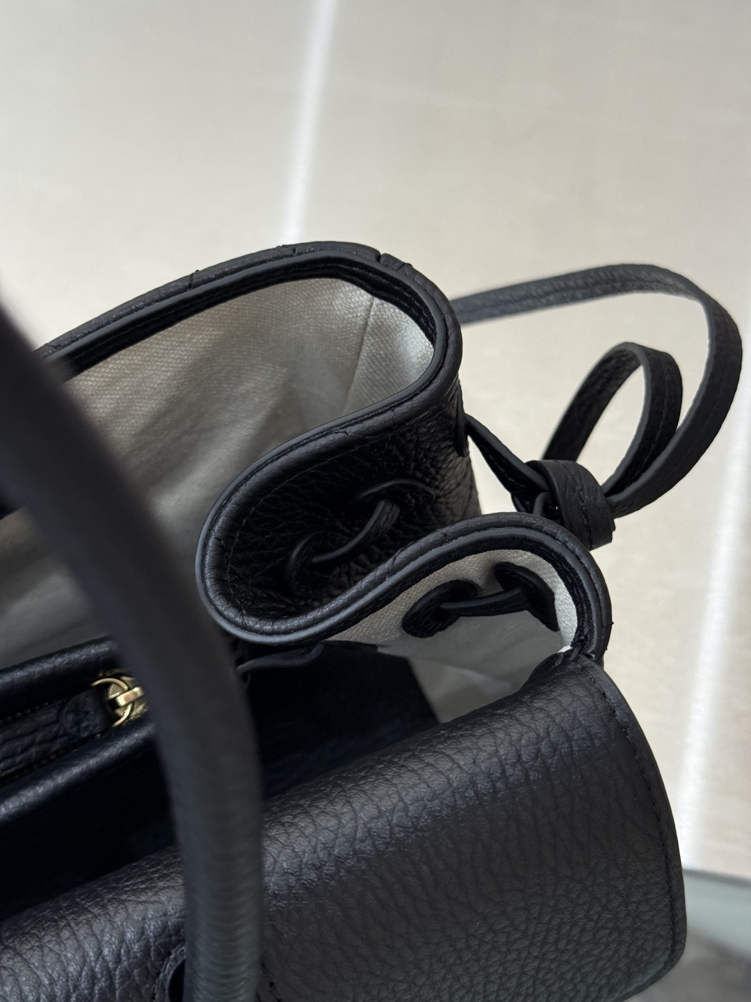 26P Cruise Preppy Coco Bowling Bag in Black Caviar Leather with Gold-Tone Hardware - Mocuir