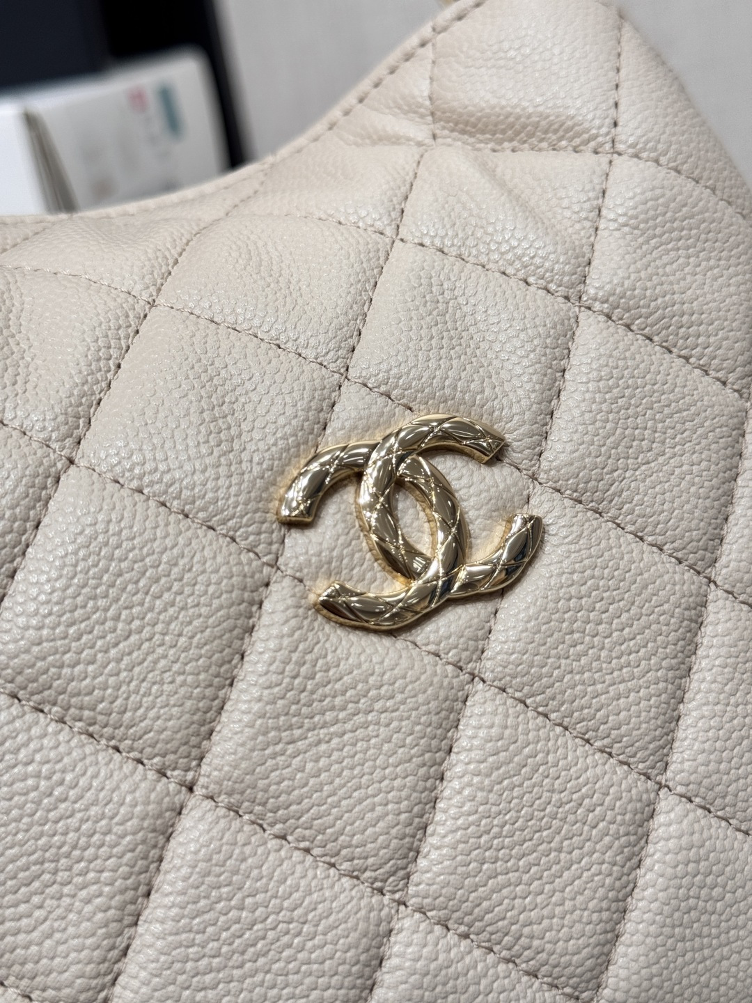 Metal Handle Bucket Bag（Light beige） - Mocuir