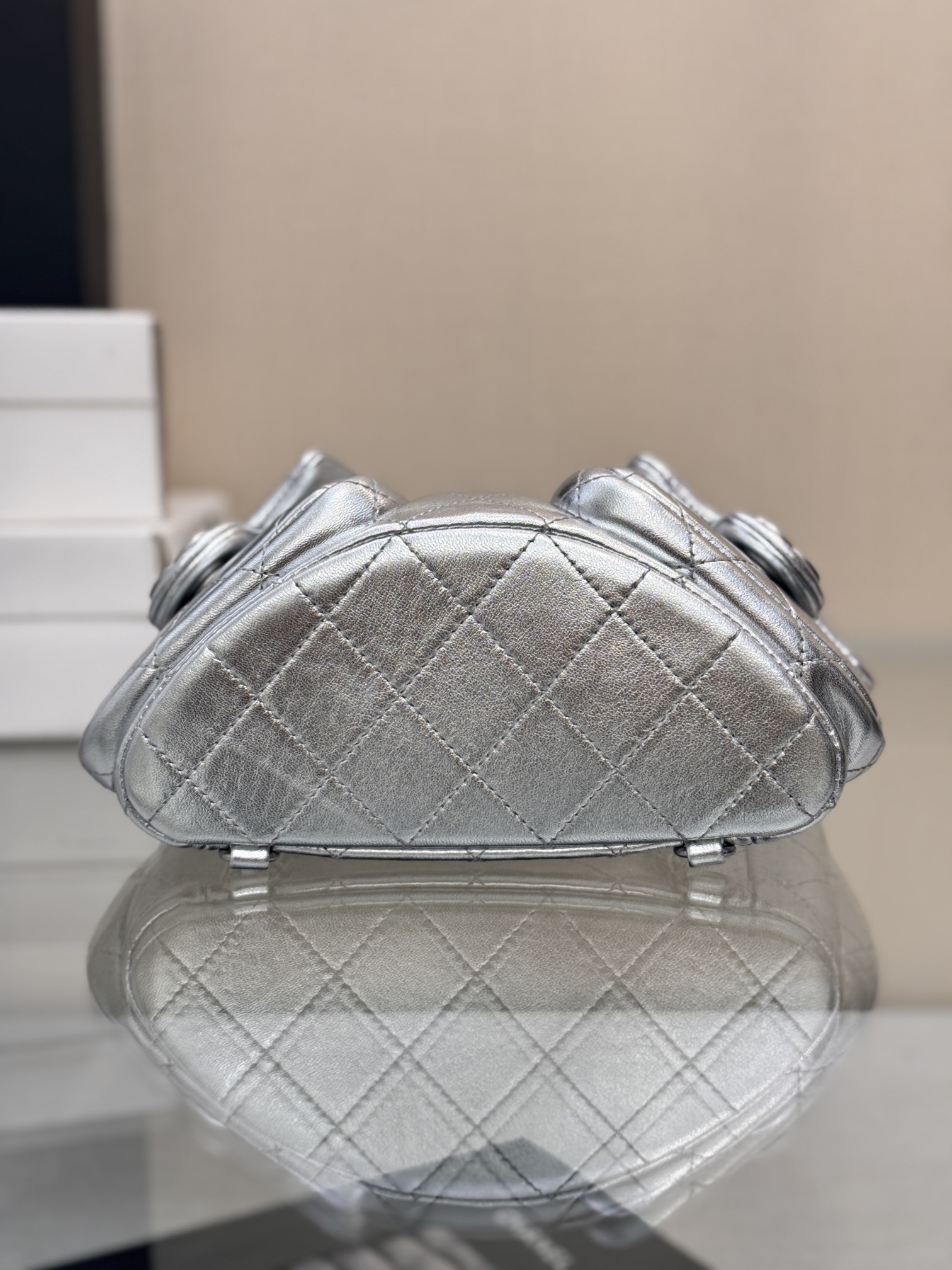 Drawstring Bucket Backpack（Metallic Silver） - Mocuir