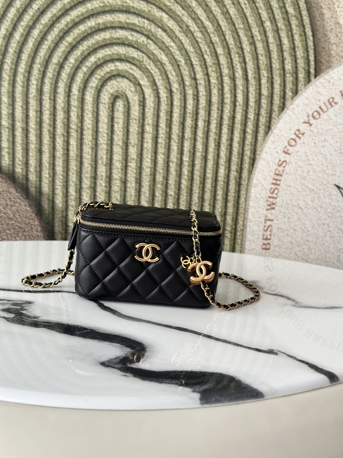 Mini Vanity Case with CC Charms - Mocuir