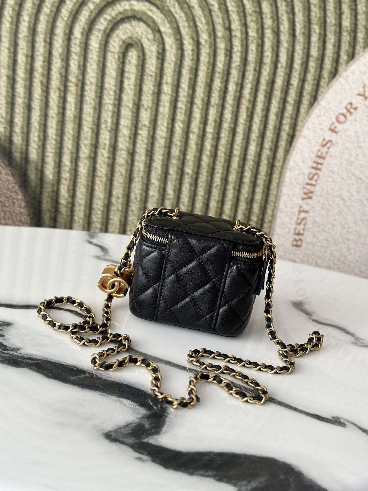 Mini Vanity Case with CC Charms - Mocuir