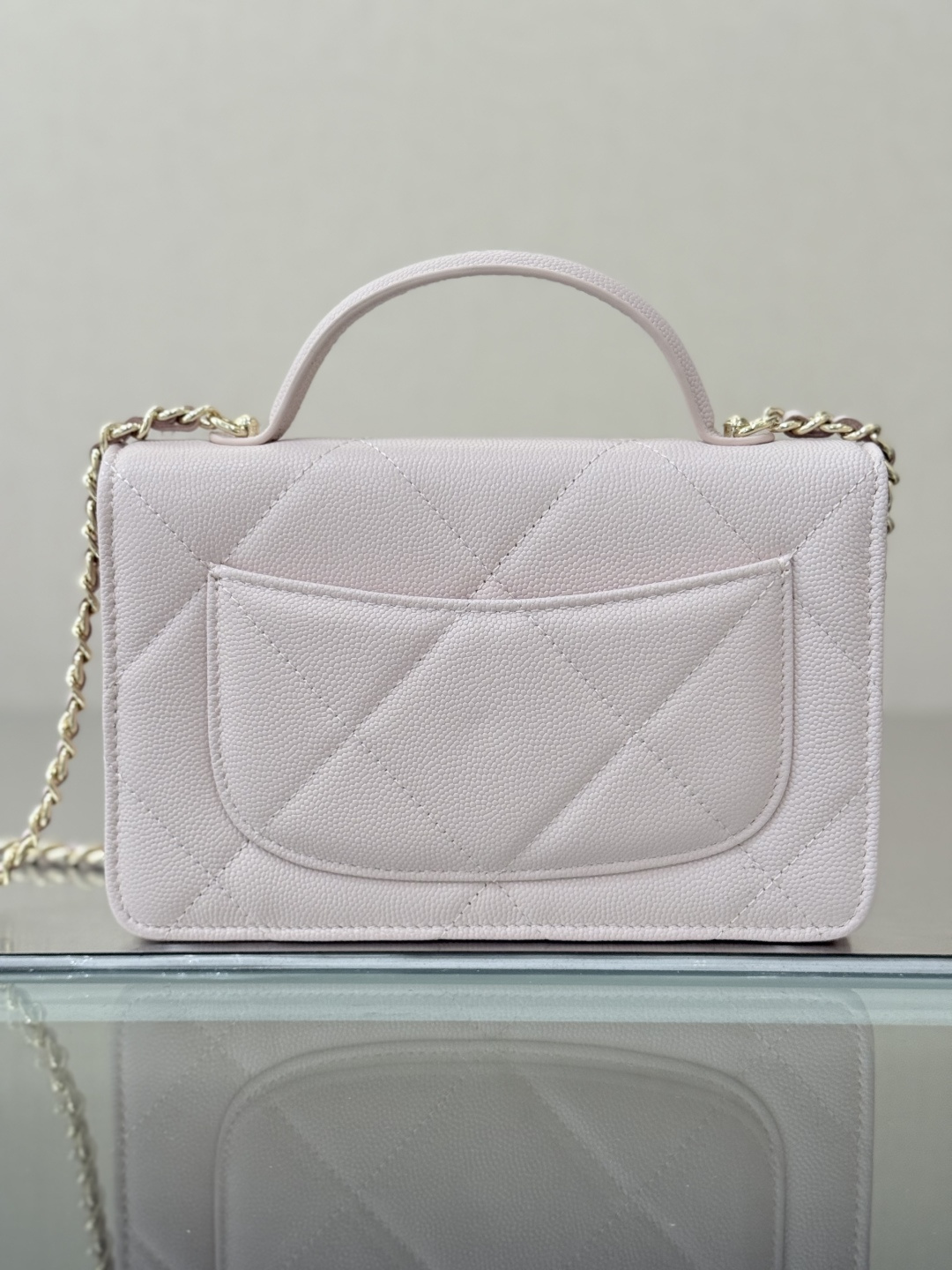 Wallet on Chain with Top Handle (AP3984) in Light Pink Caviar Leather with Gold-Tone Hardware, 25C Cruise Collection - Mocuir