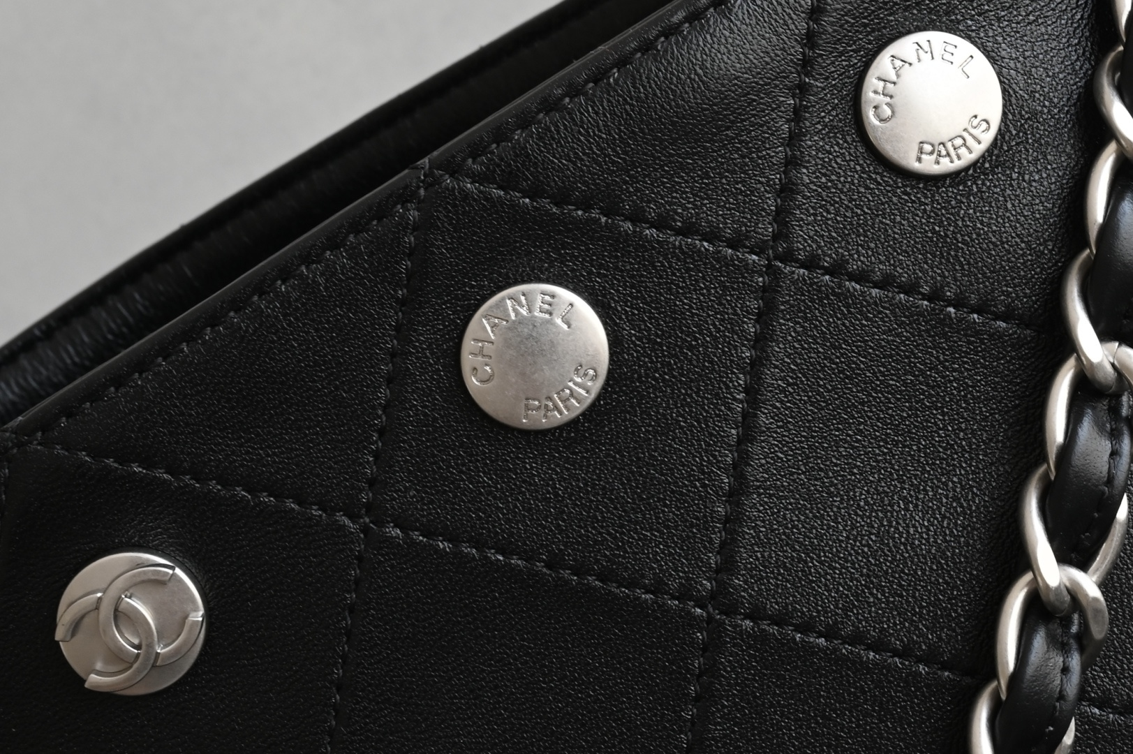 25P Cruise Collection Quilted Shiny Lambskin Hobo Tote Bag with Silver Studs & Chain (AS5406) - Mocuir