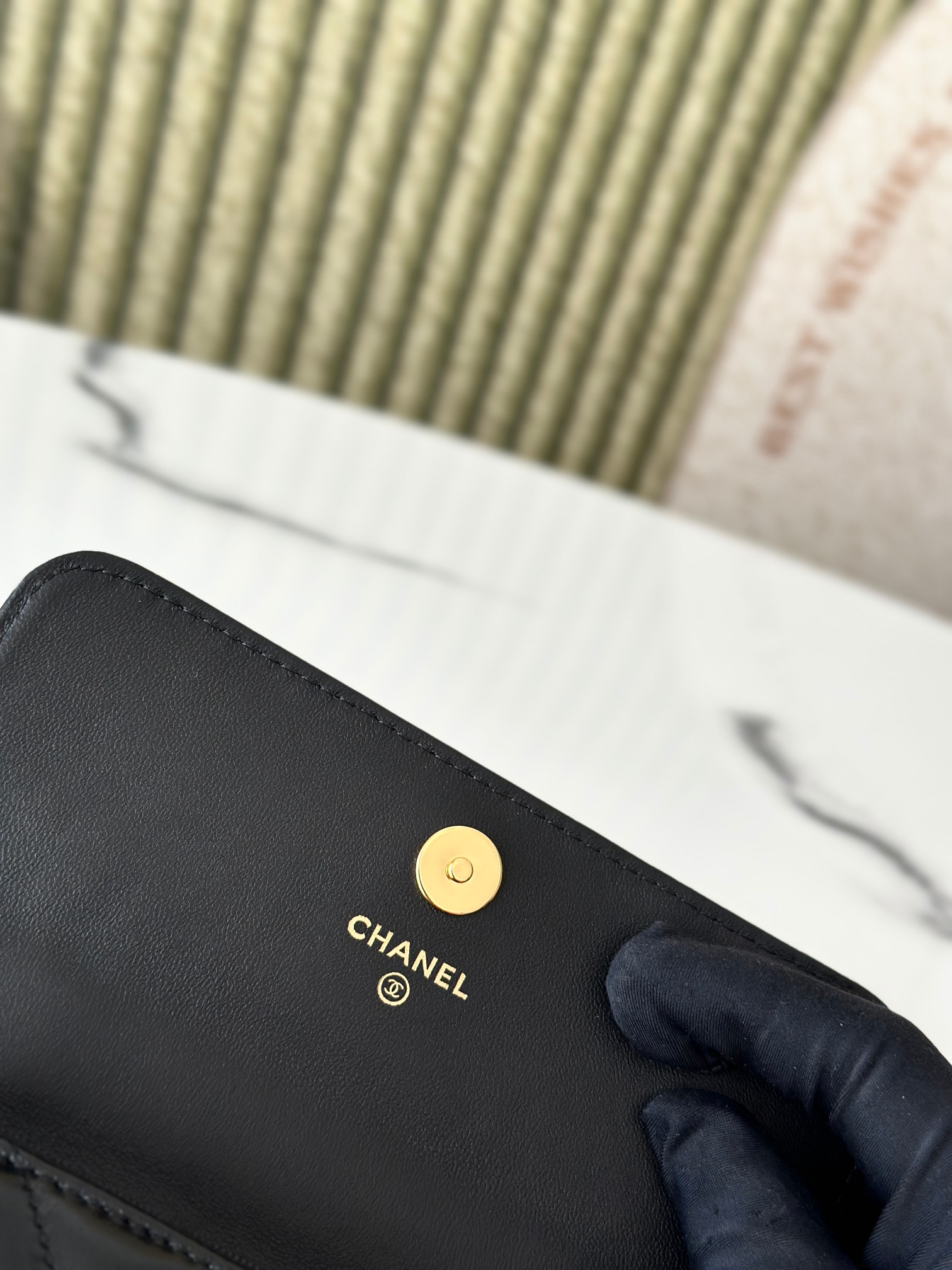 Black Shiny Calfskin Mini Flap Bag with Chain Handle (Model AP3656) - Mocuir