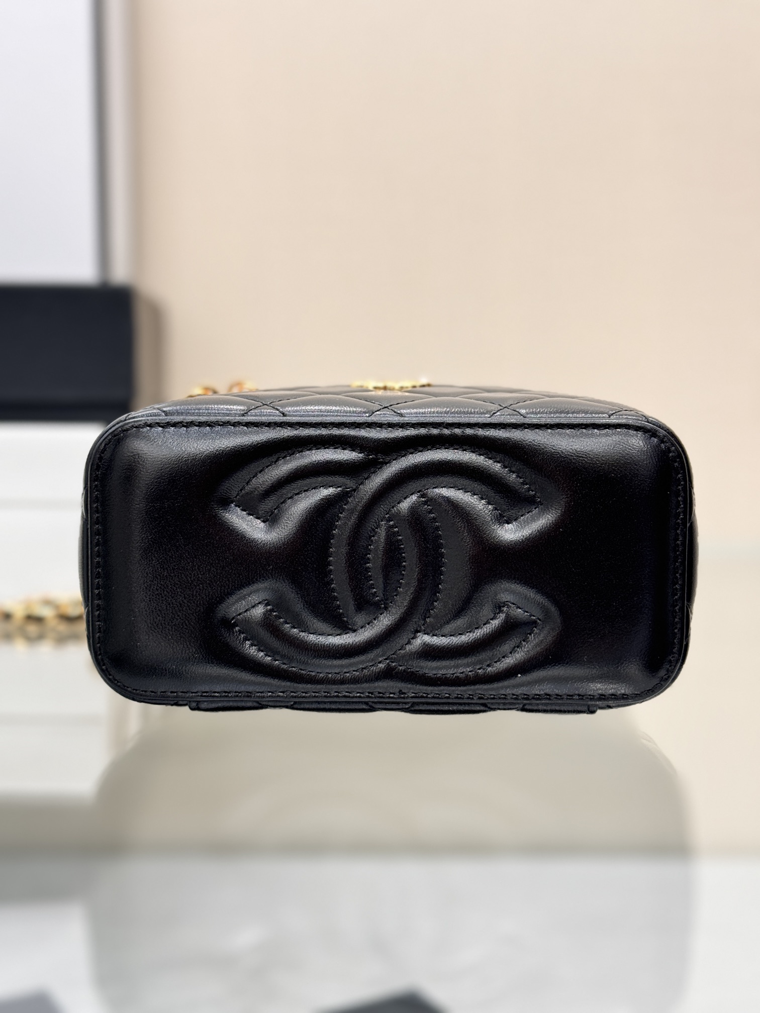 Long Vanity Case with Chain & Pearl Detail in Black Quilted Lambskin with Light Gold-Tone Hardware - Mocuir
