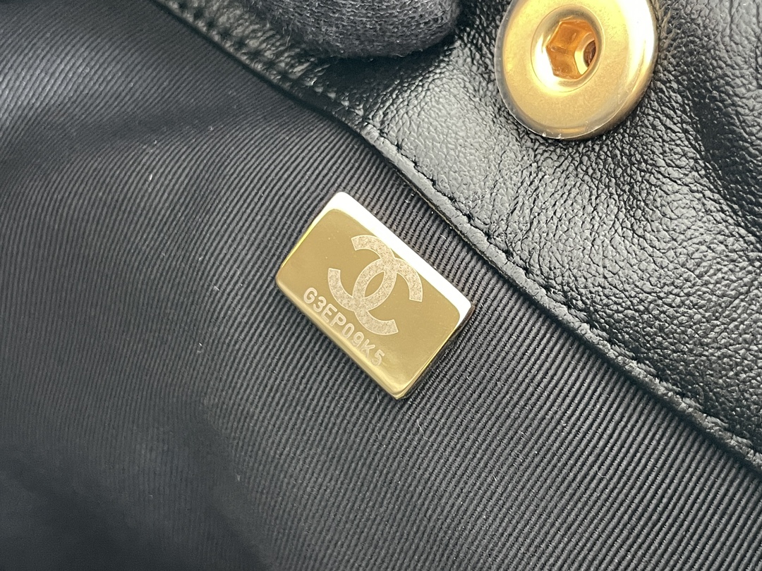 24P Large Hobo Messenger Bag in Black Quilted Shiny Calfskin with Aged Gold-Tone Hardware (Model AS4668) - Mocuir