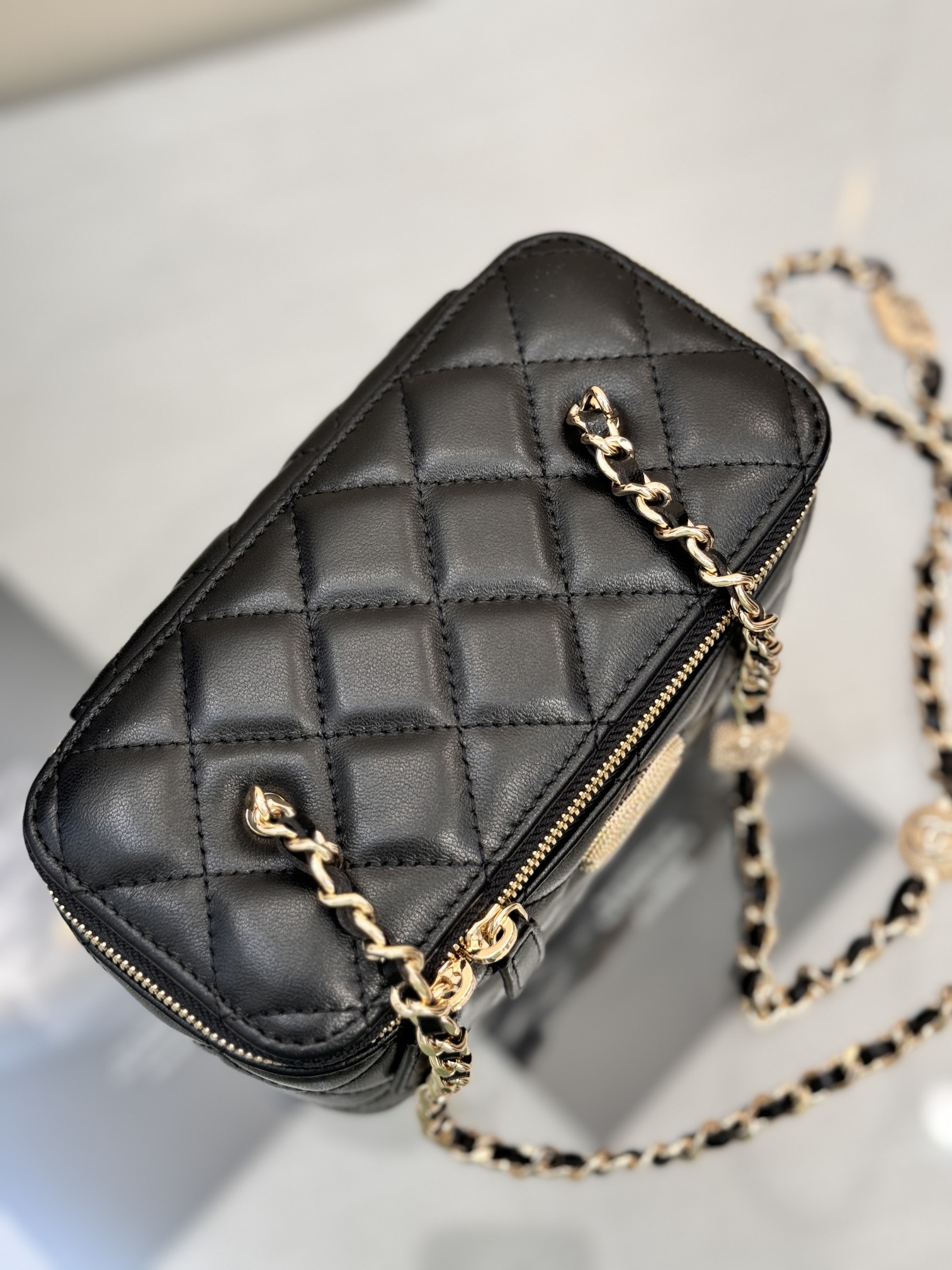 Long Vanity Case with Chain in Black Quilted Calfskin with Crystal CC Logo & Light Gold-Tone Hardware - Mocuir