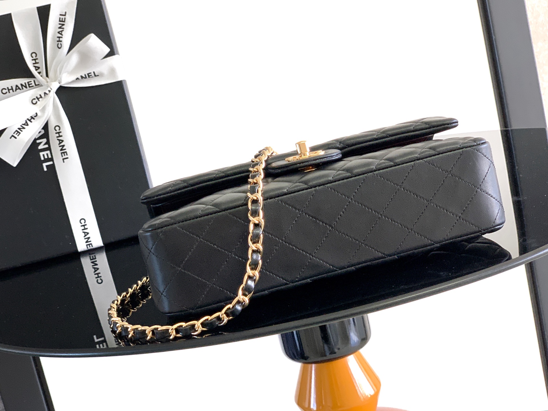 Classic Flap Bag（Black/Gold logo） - Mocuir